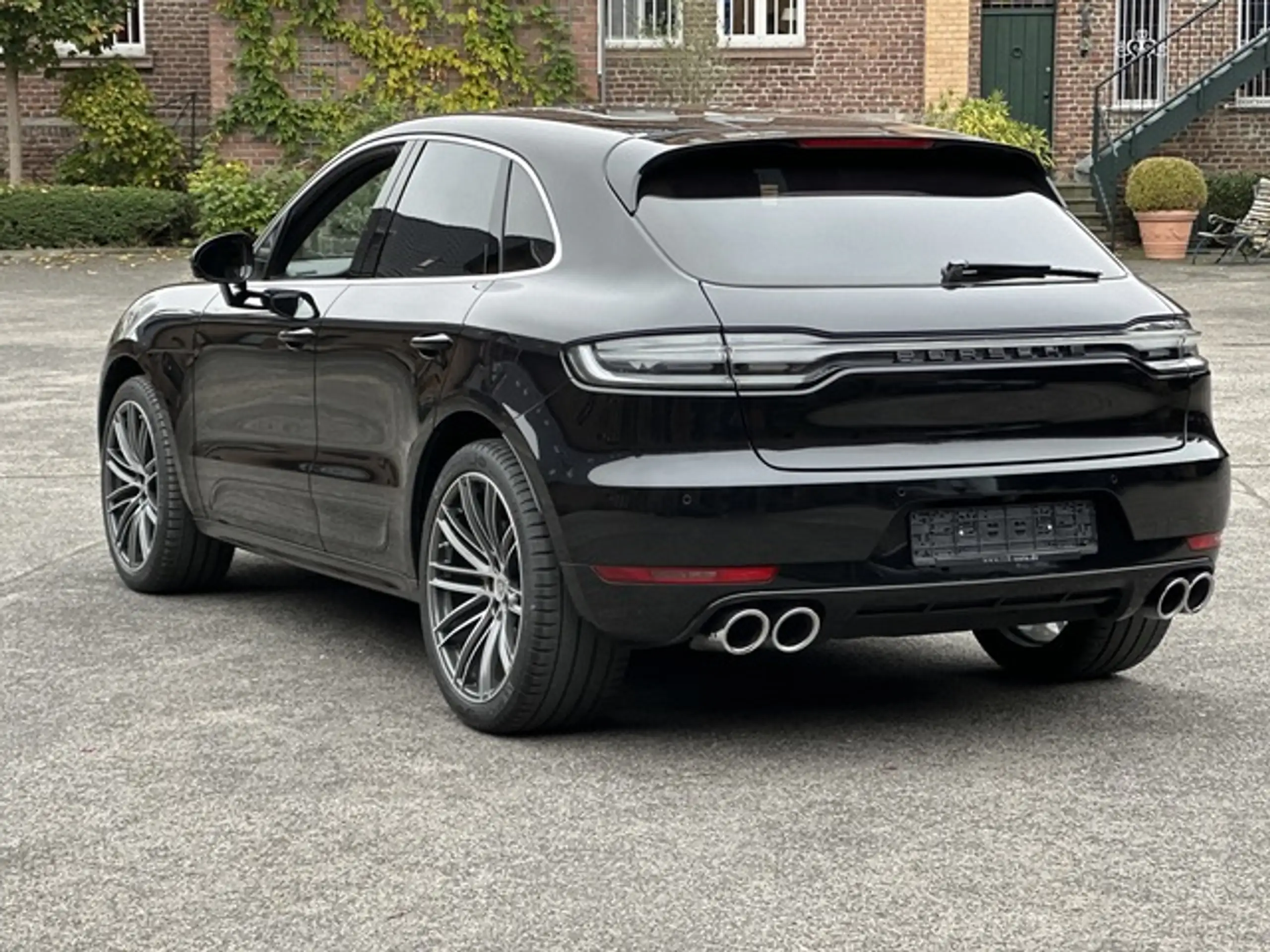 Porsche - Macan