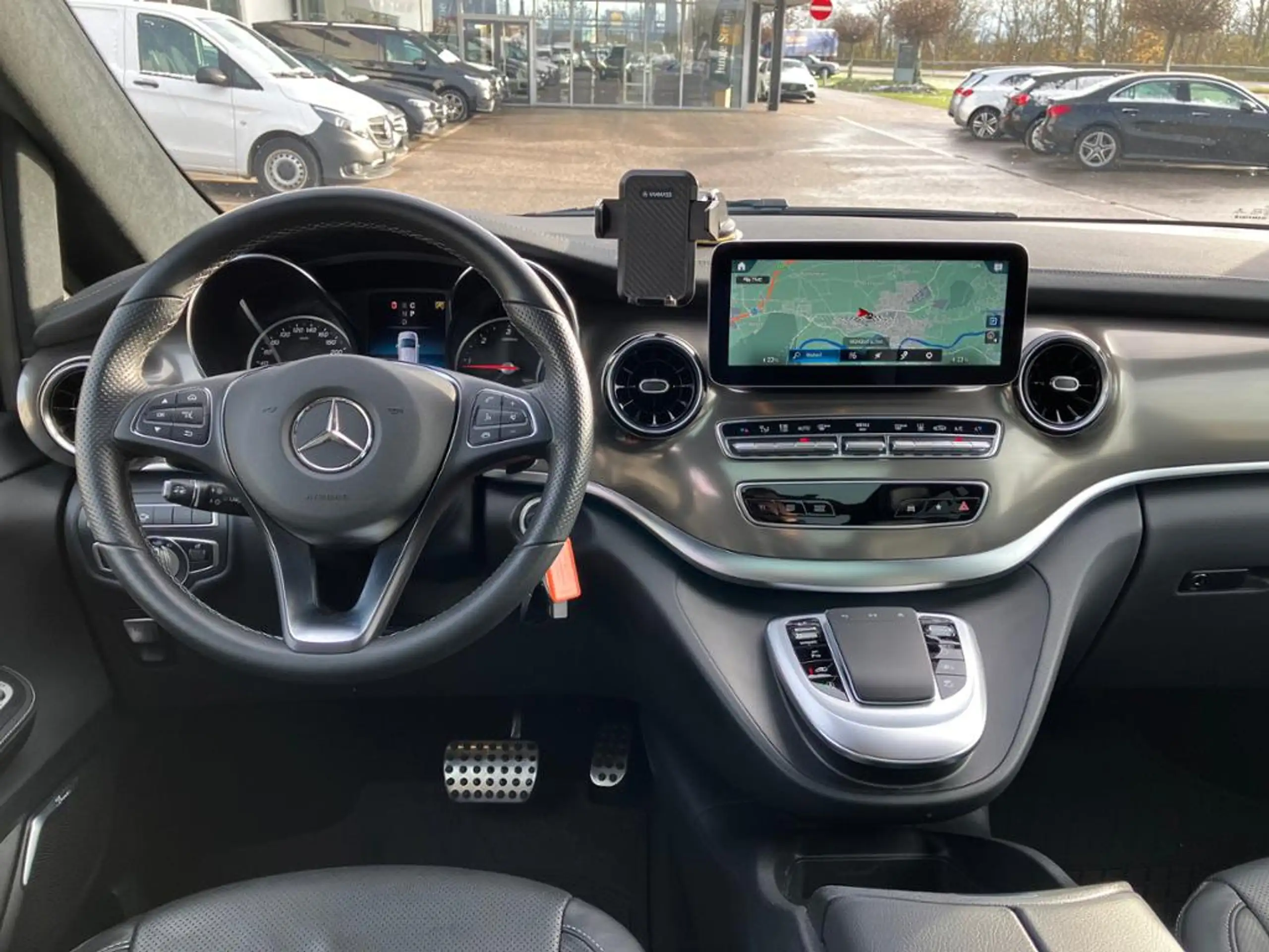 Mercedes-Benz - V 300