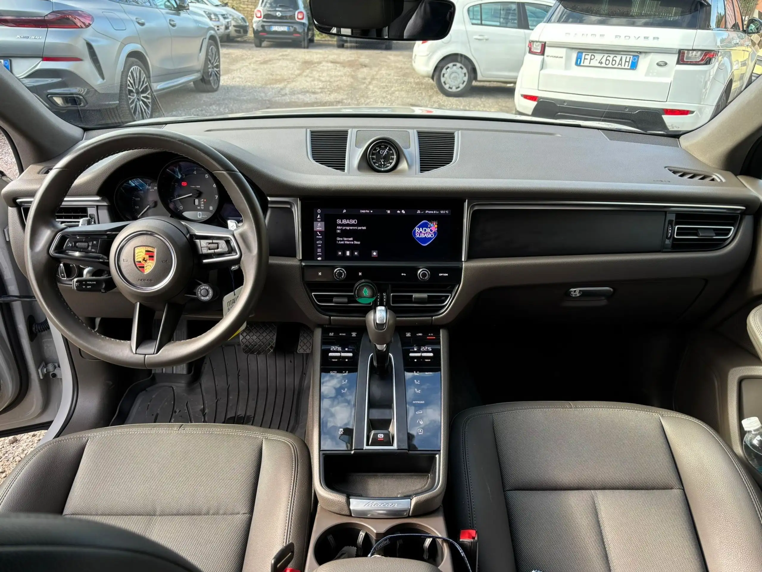 Porsche - Macan