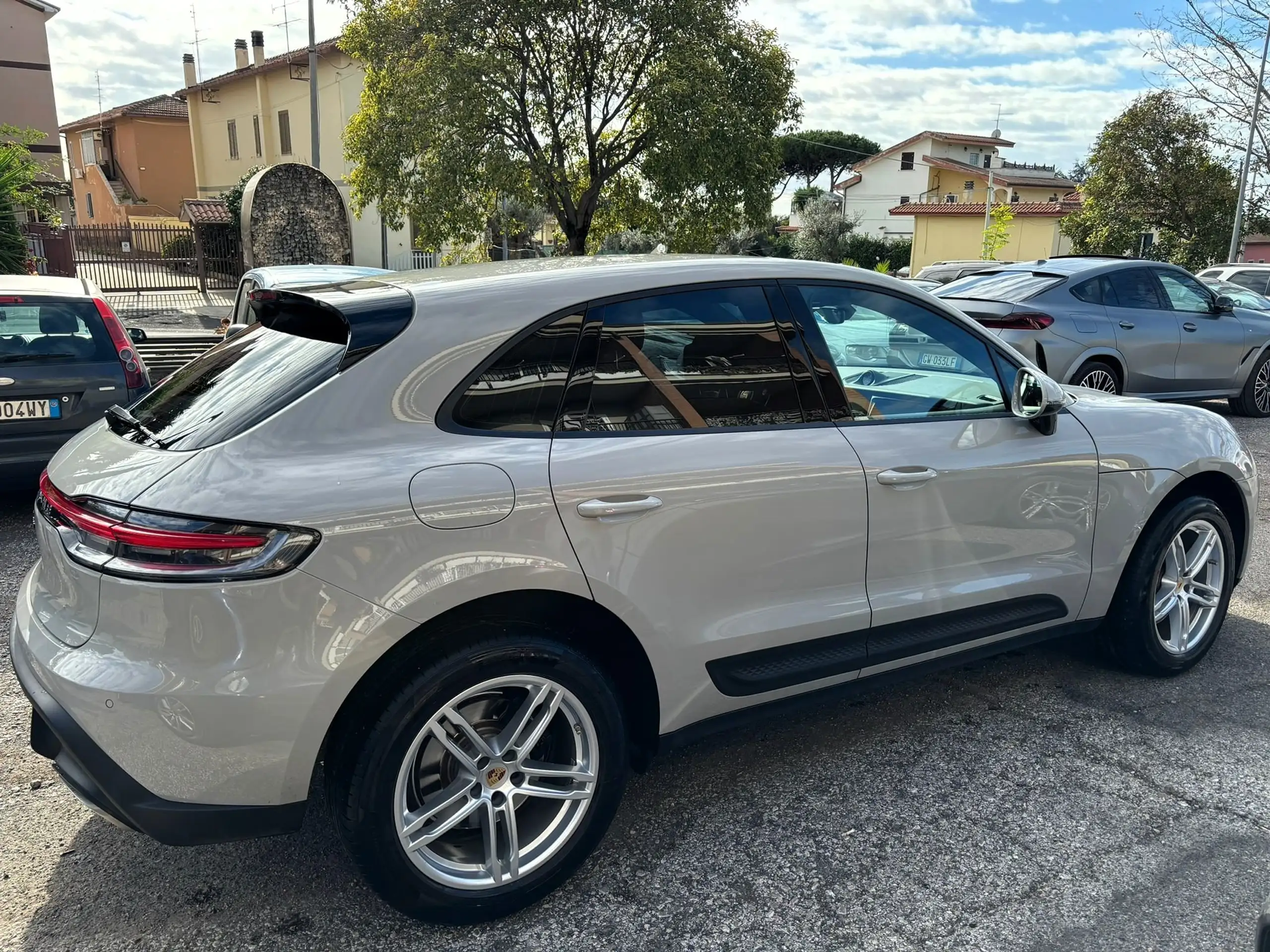 Porsche - Macan