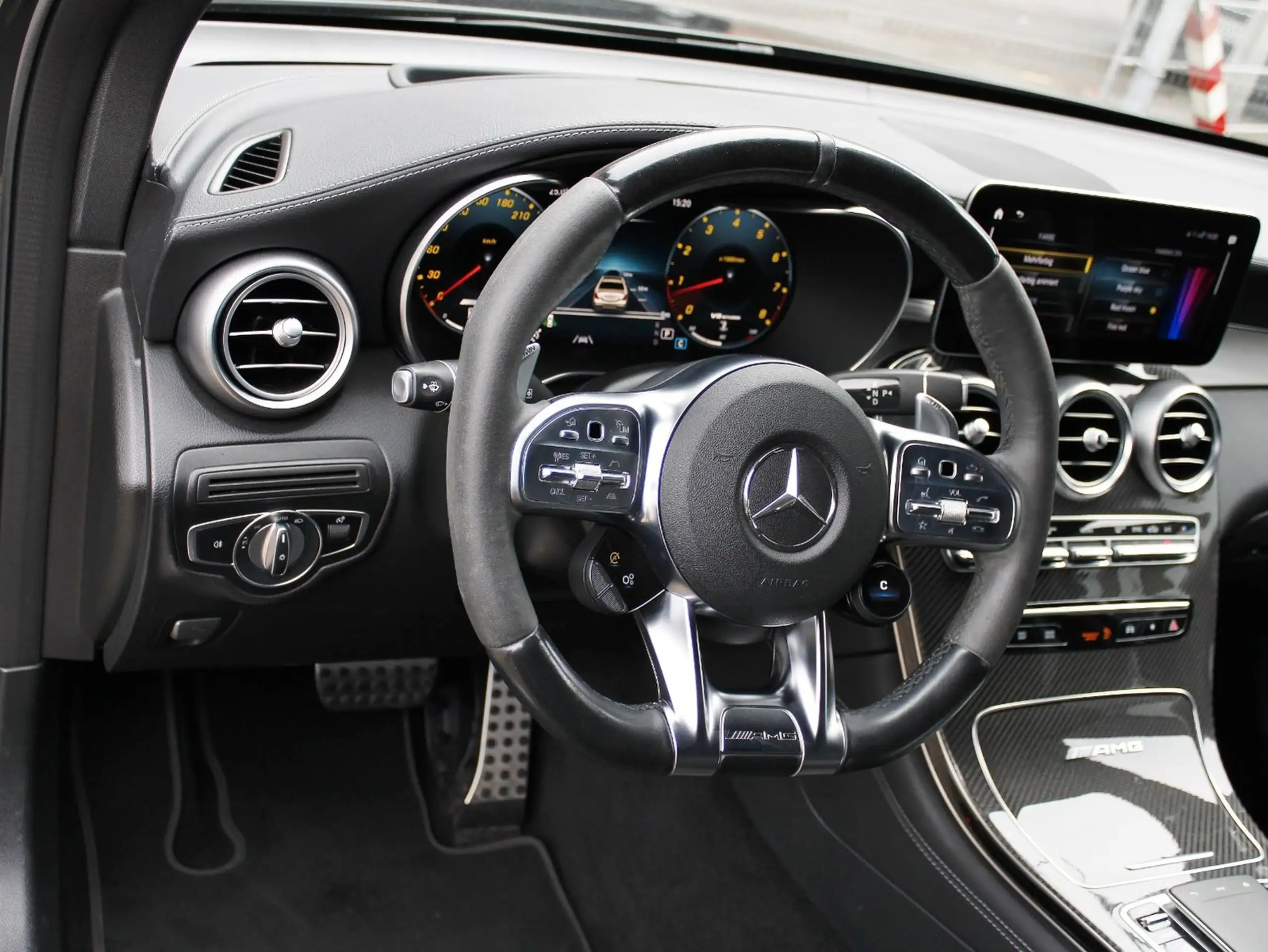 Mercedes-Benz - GLC 63 AMG