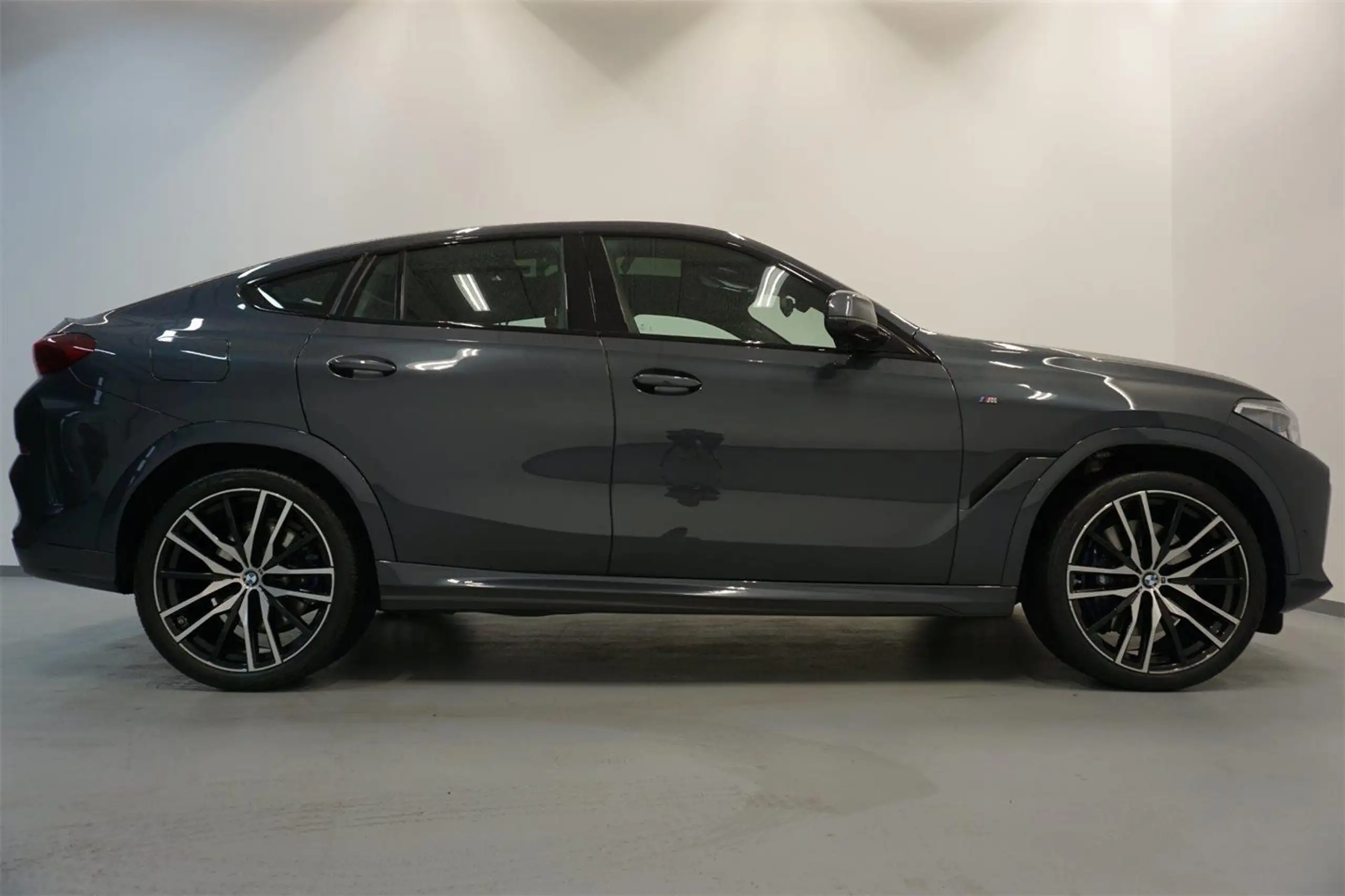 BMW - X6