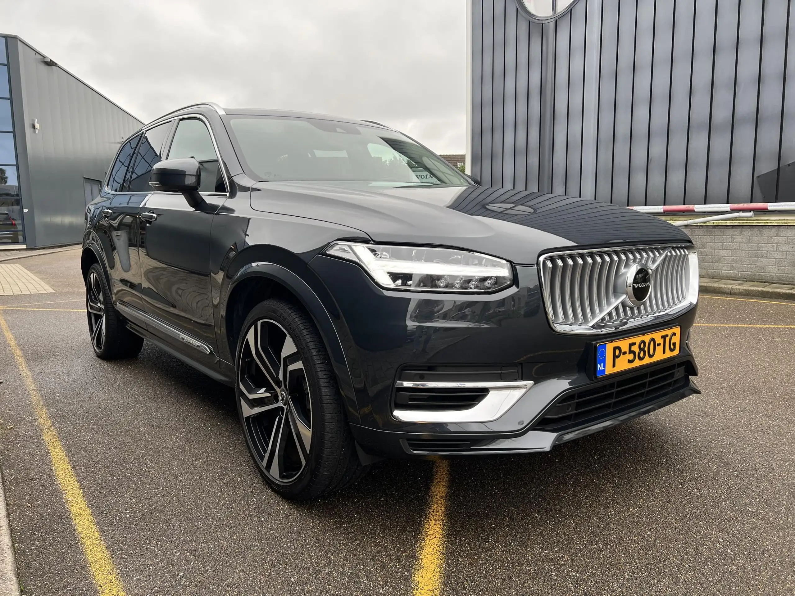 Volvo - XC90