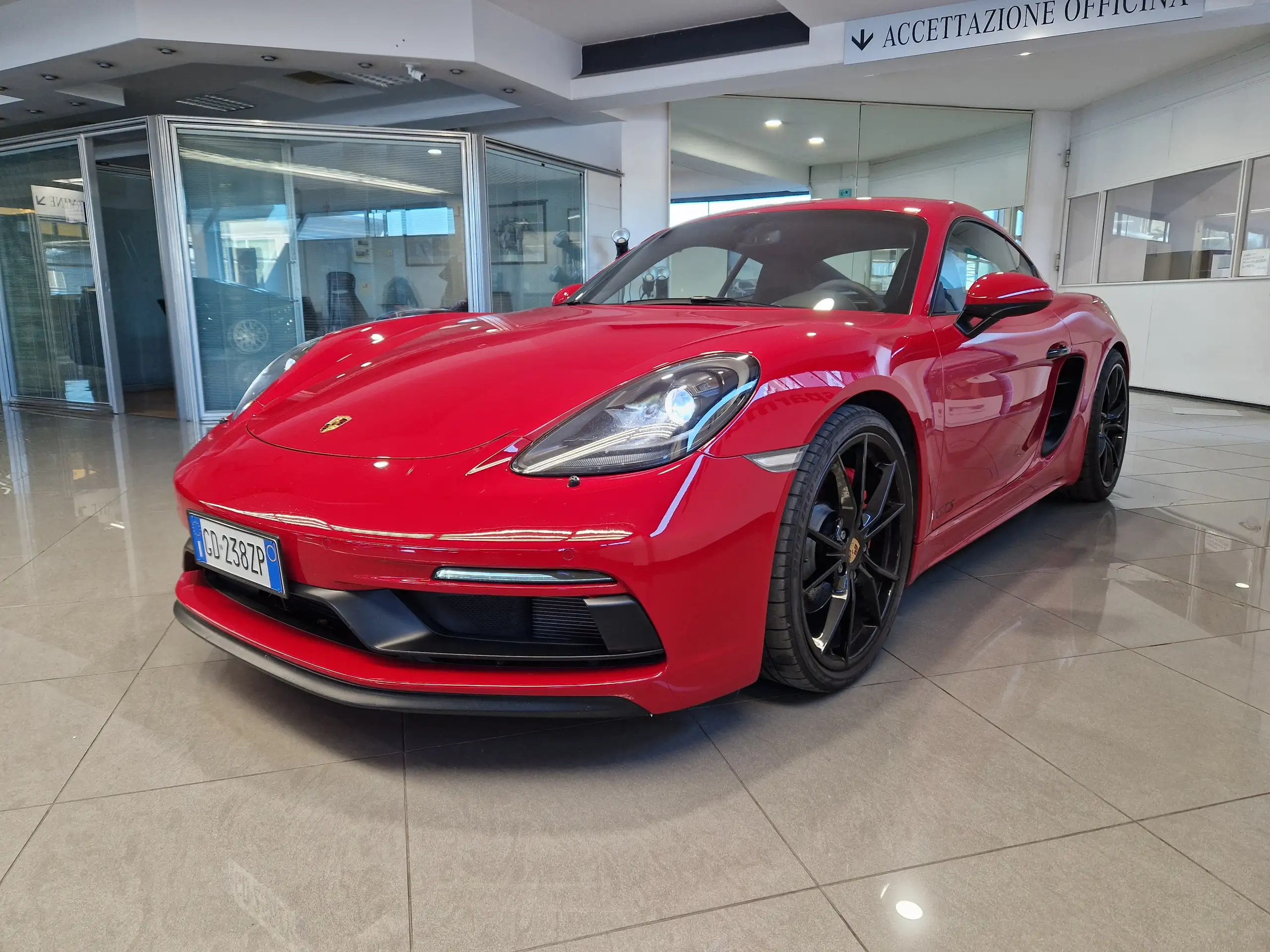 Porsche - Cayman