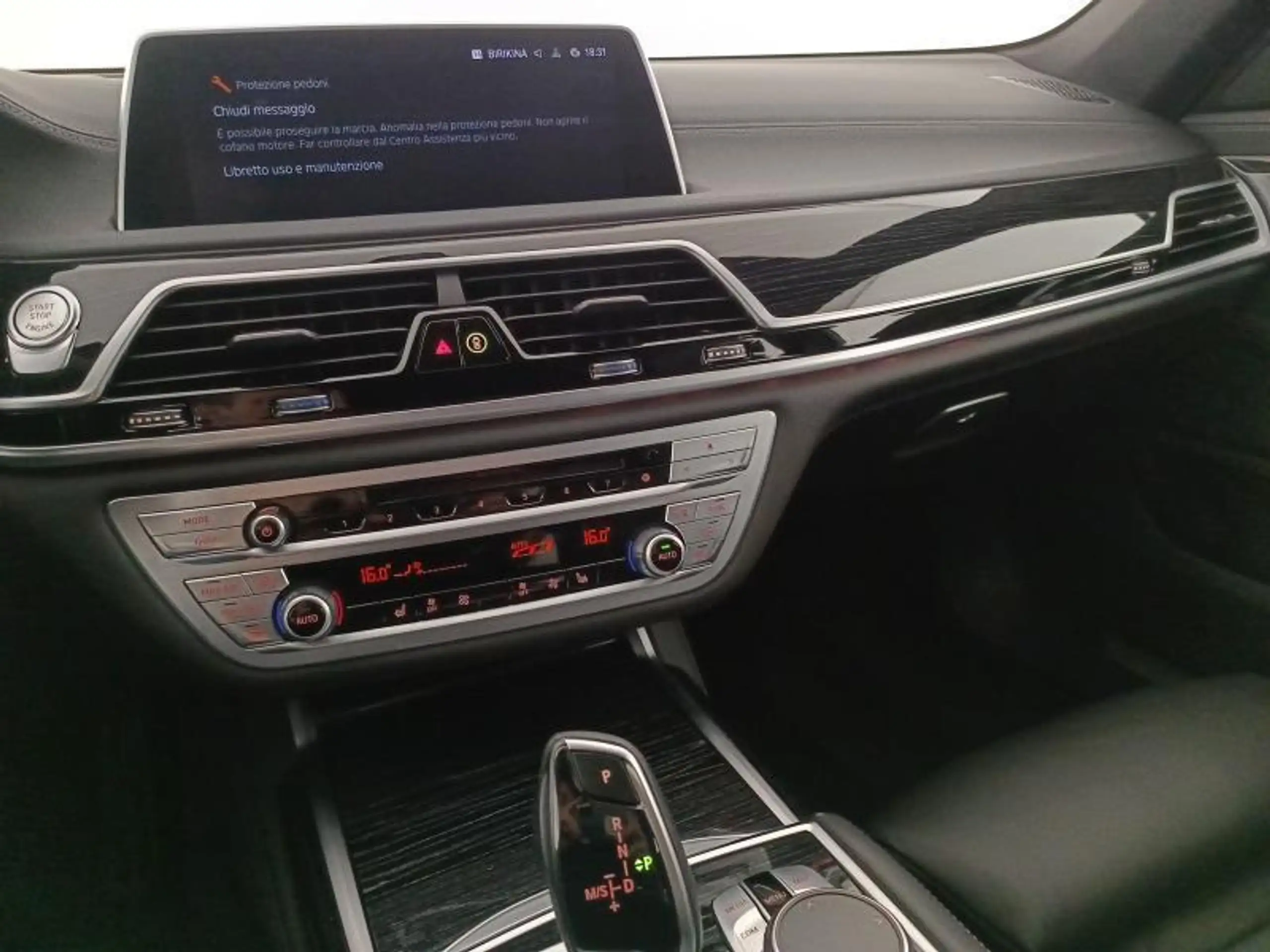 BMW - 730