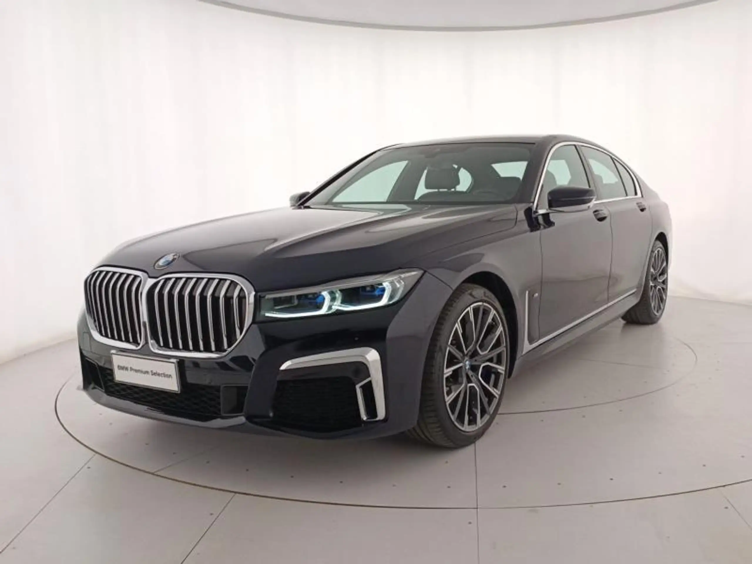 BMW - 730