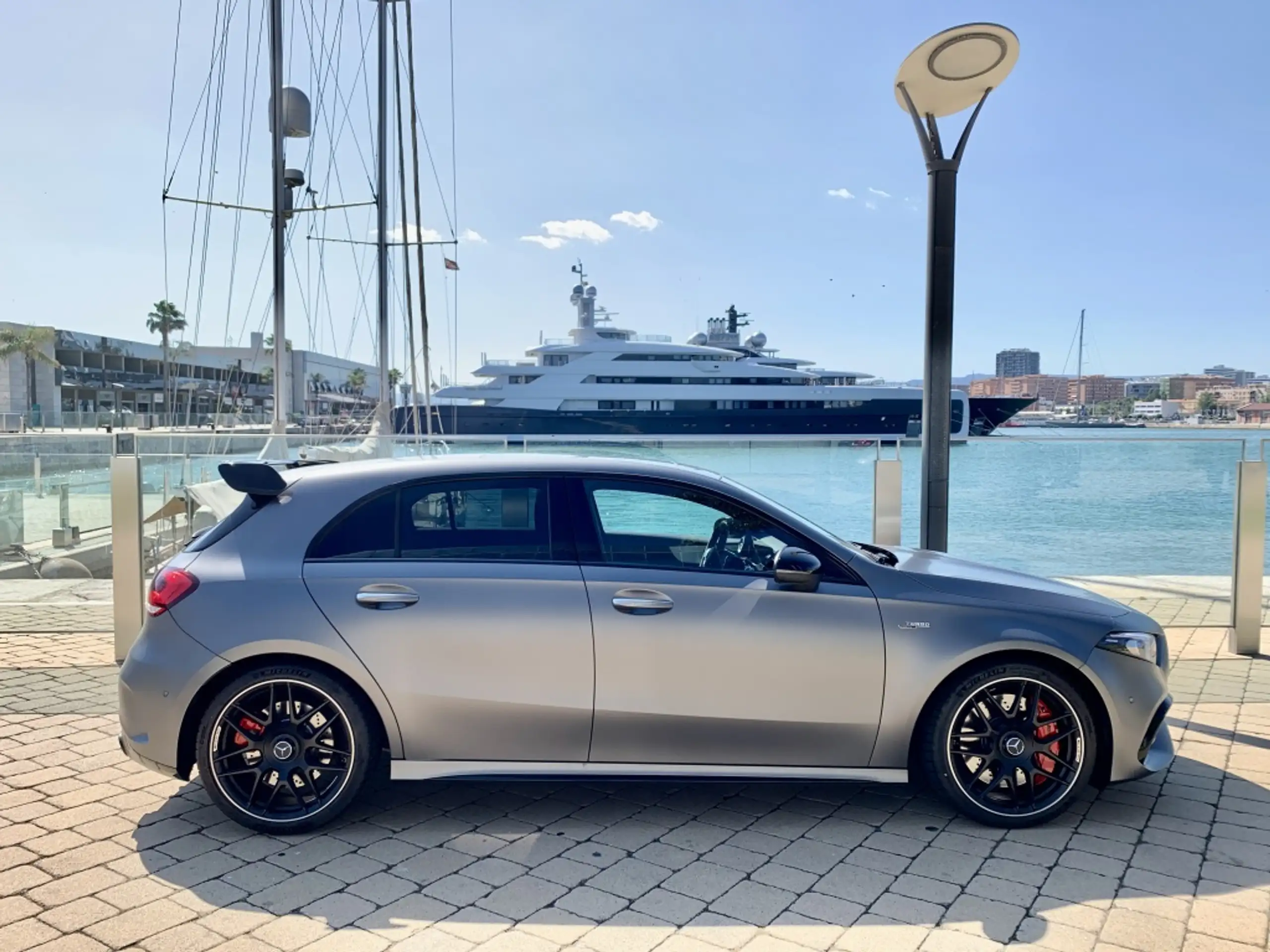 Mercedes-Benz - A 45 AMG