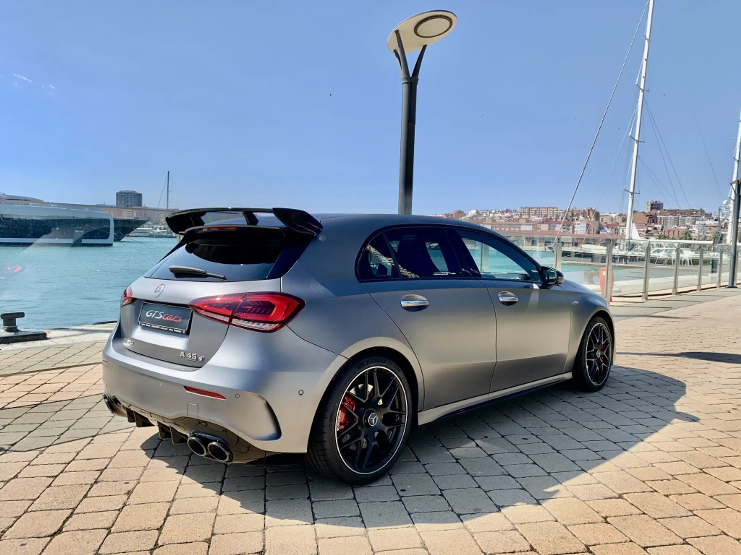 Mercedes-Benz - A 45 AMG