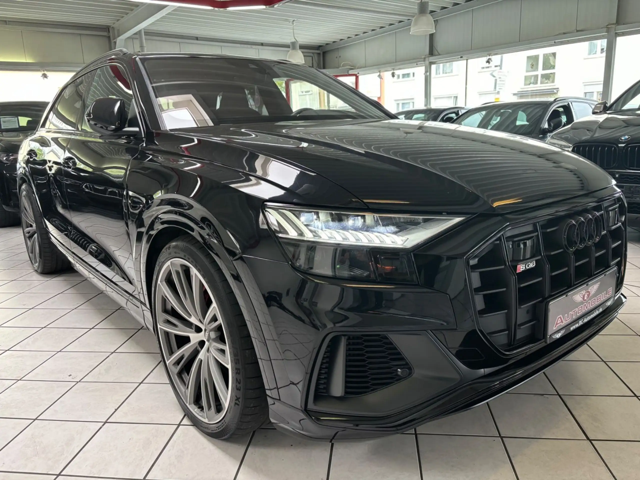 Audi - SQ8