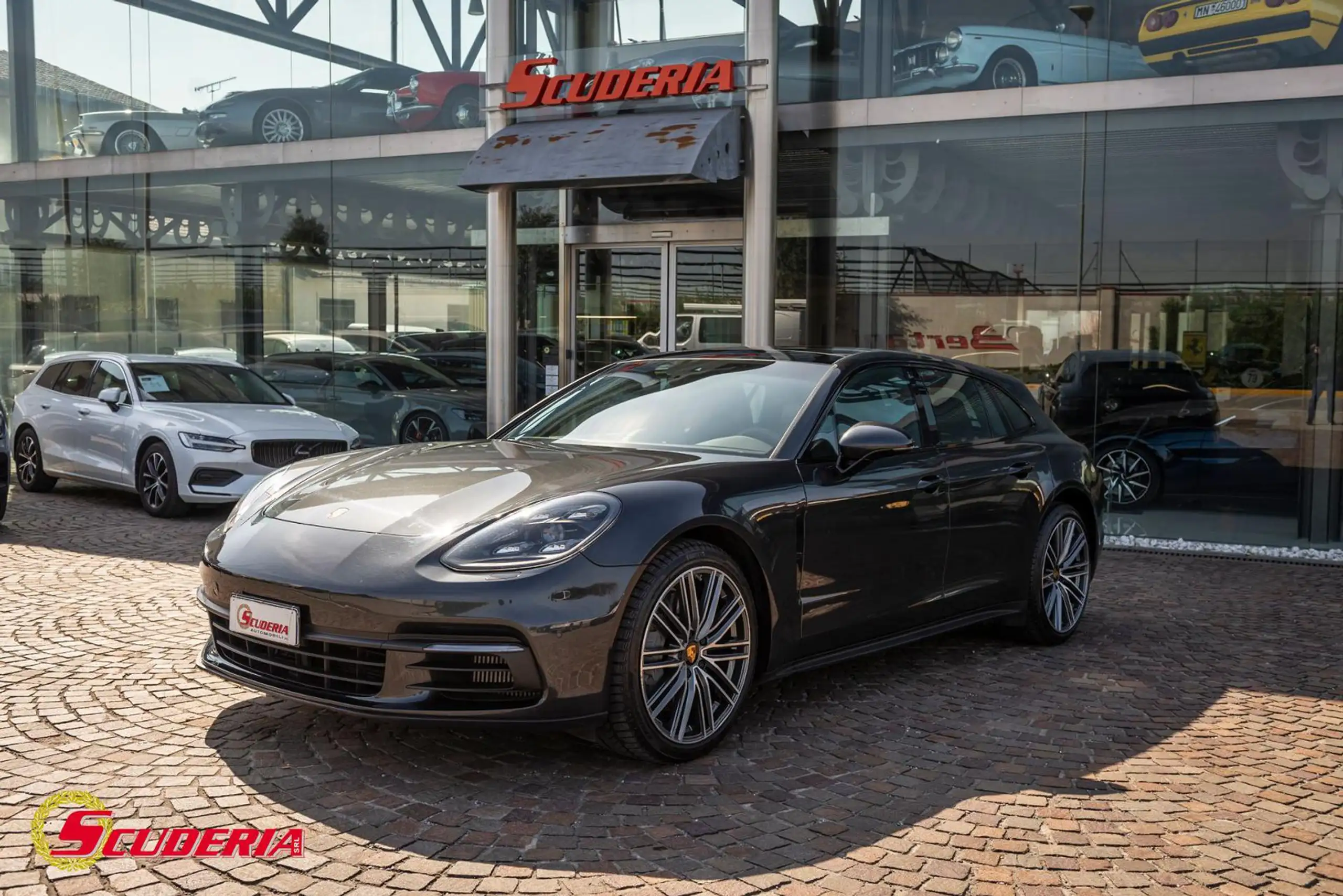 Porsche - Panamera