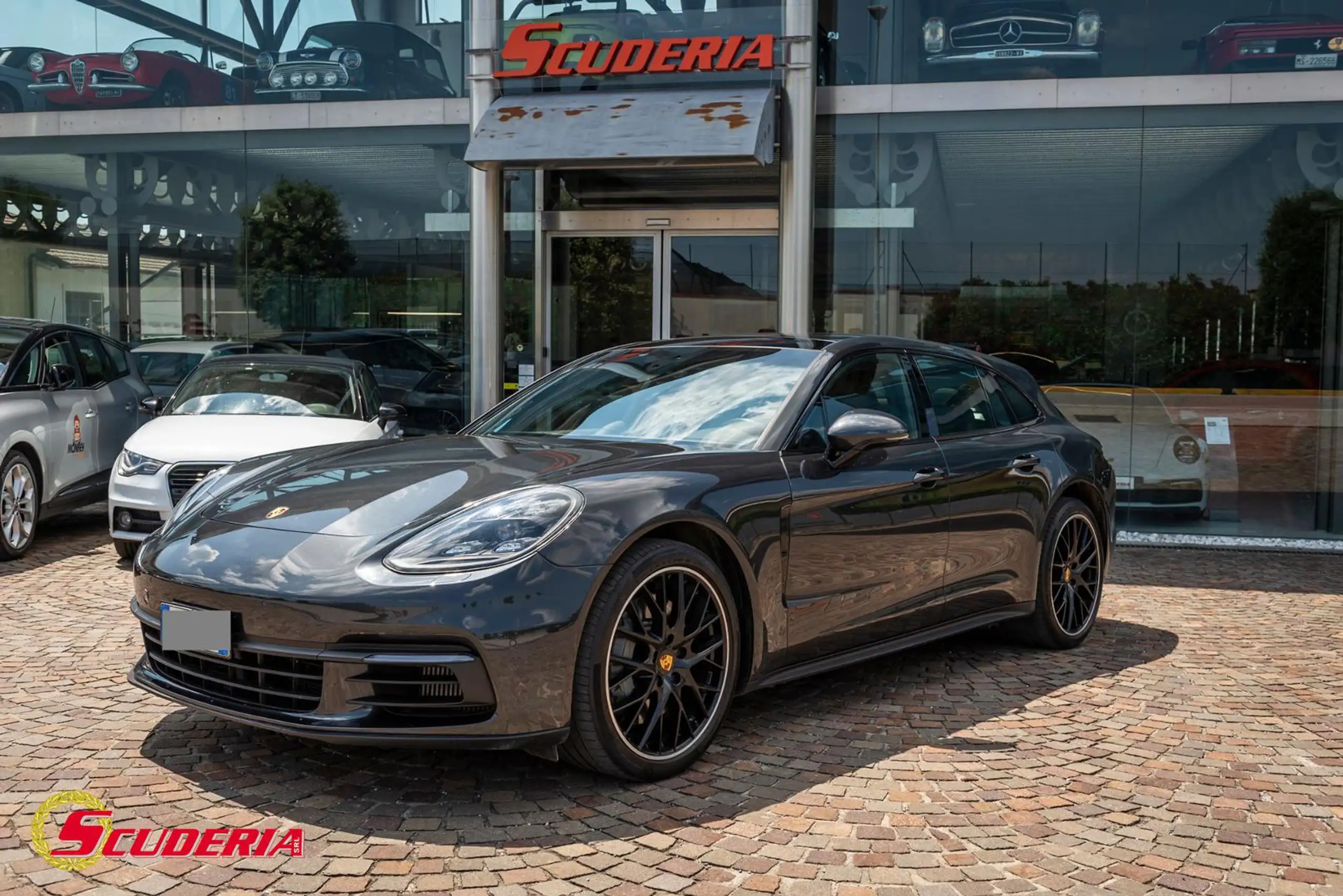 Porsche - Panamera