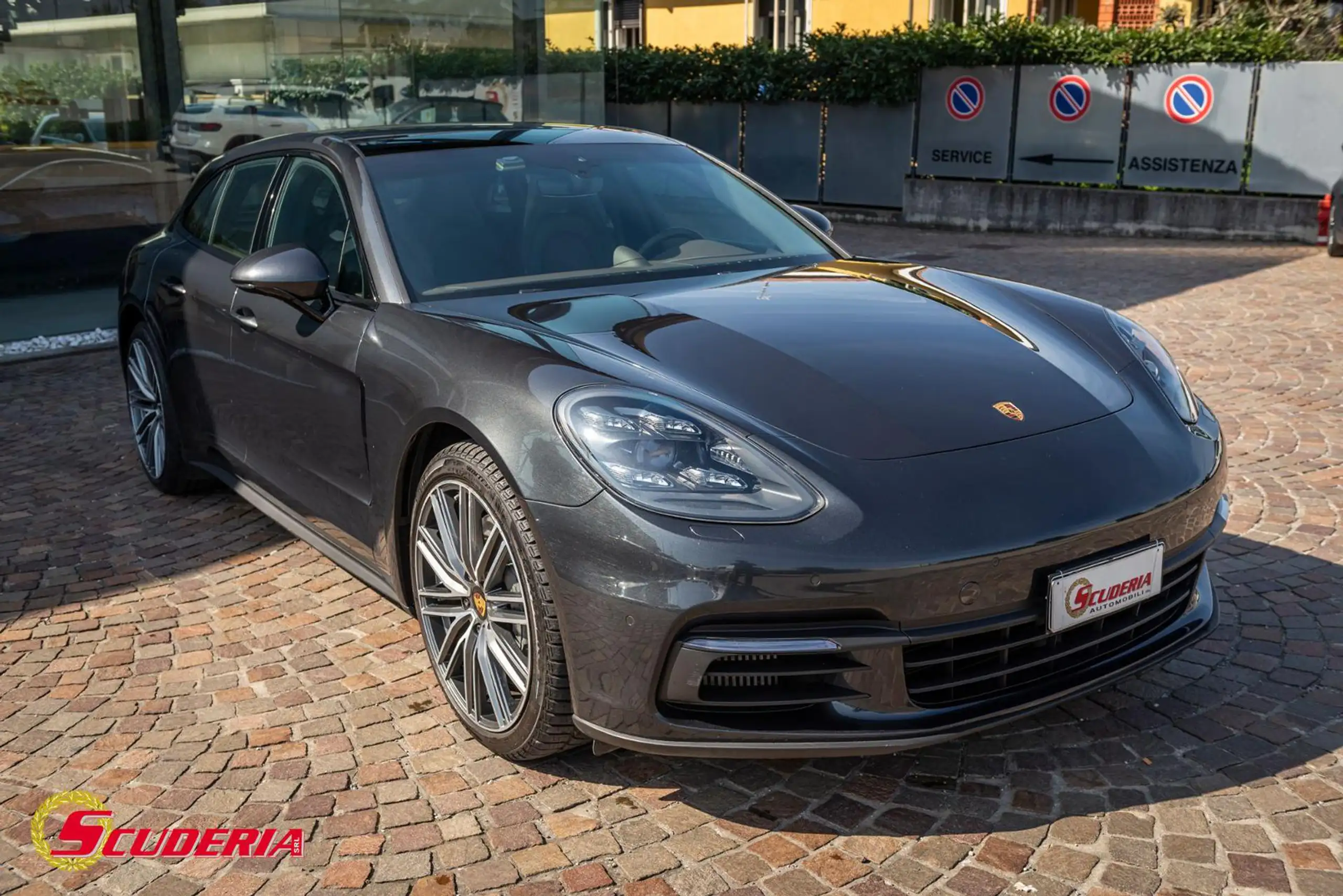 Porsche - Panamera