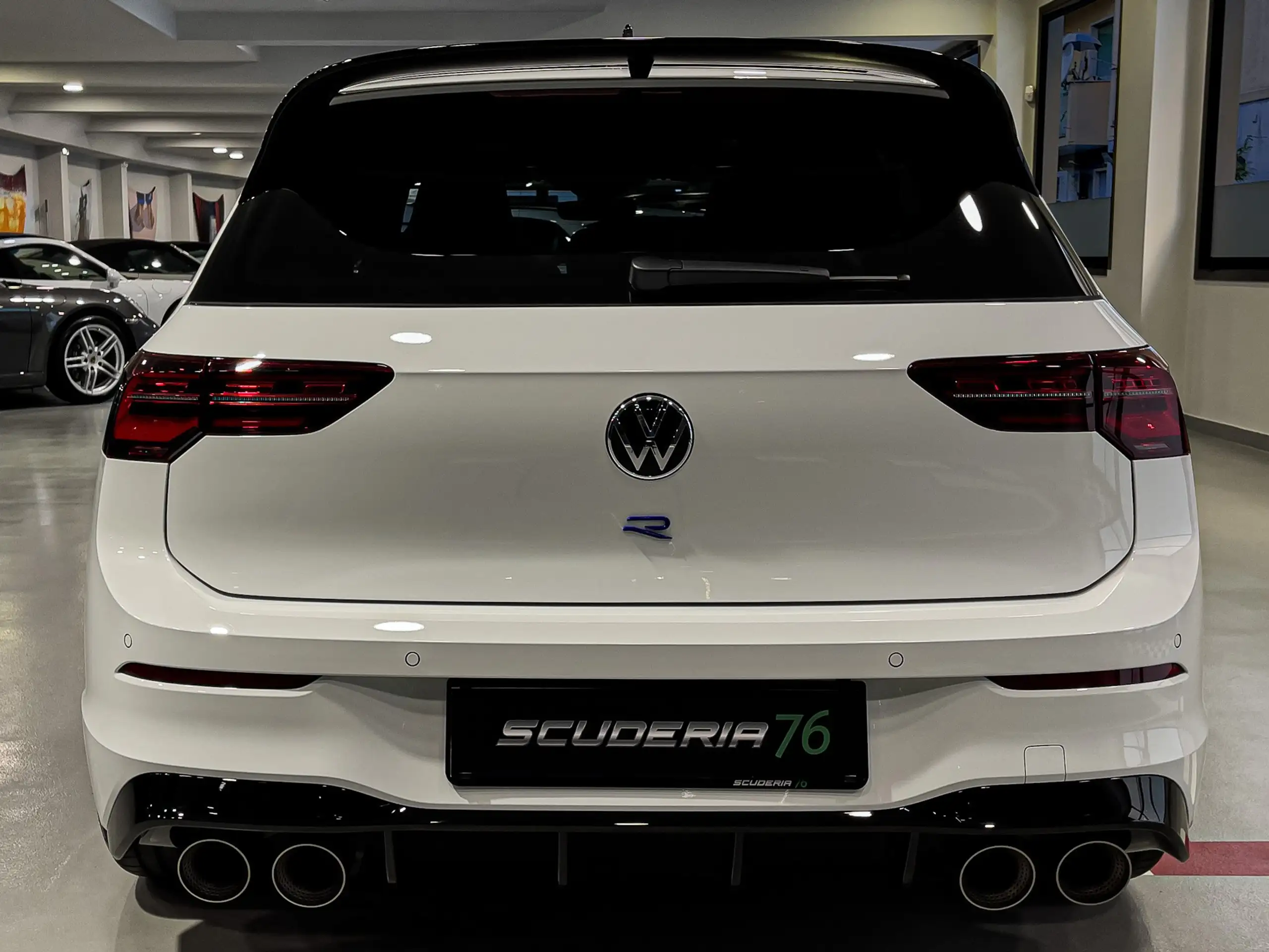 Volkswagen - Golf R