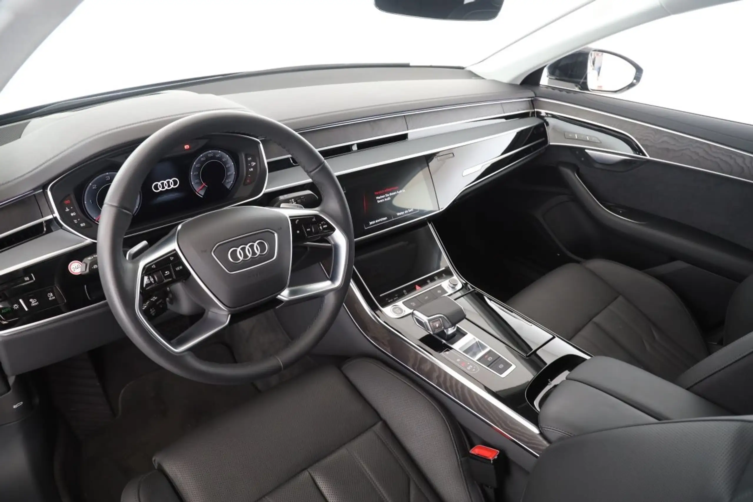 Audi - A8