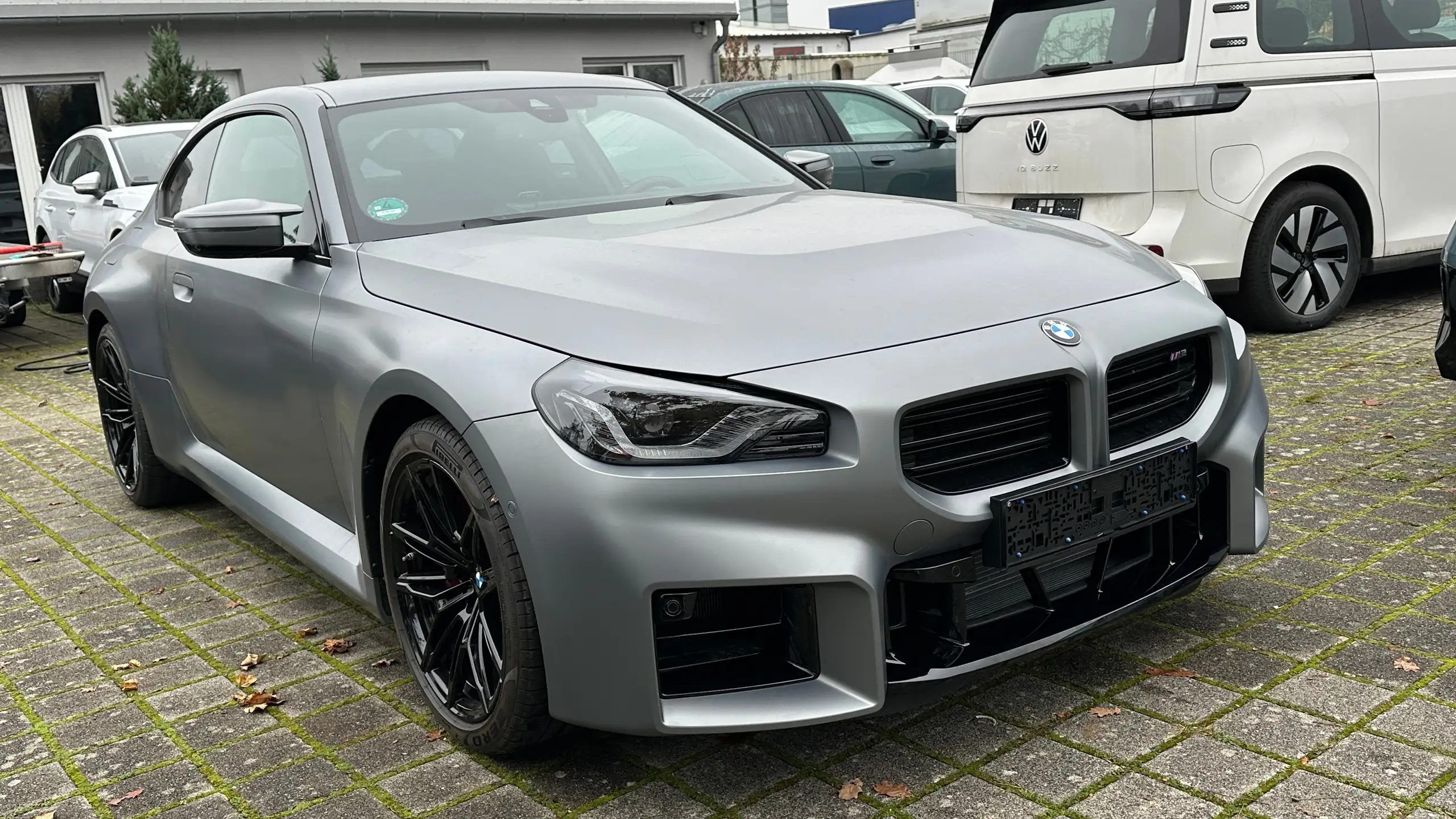 BMW - M2