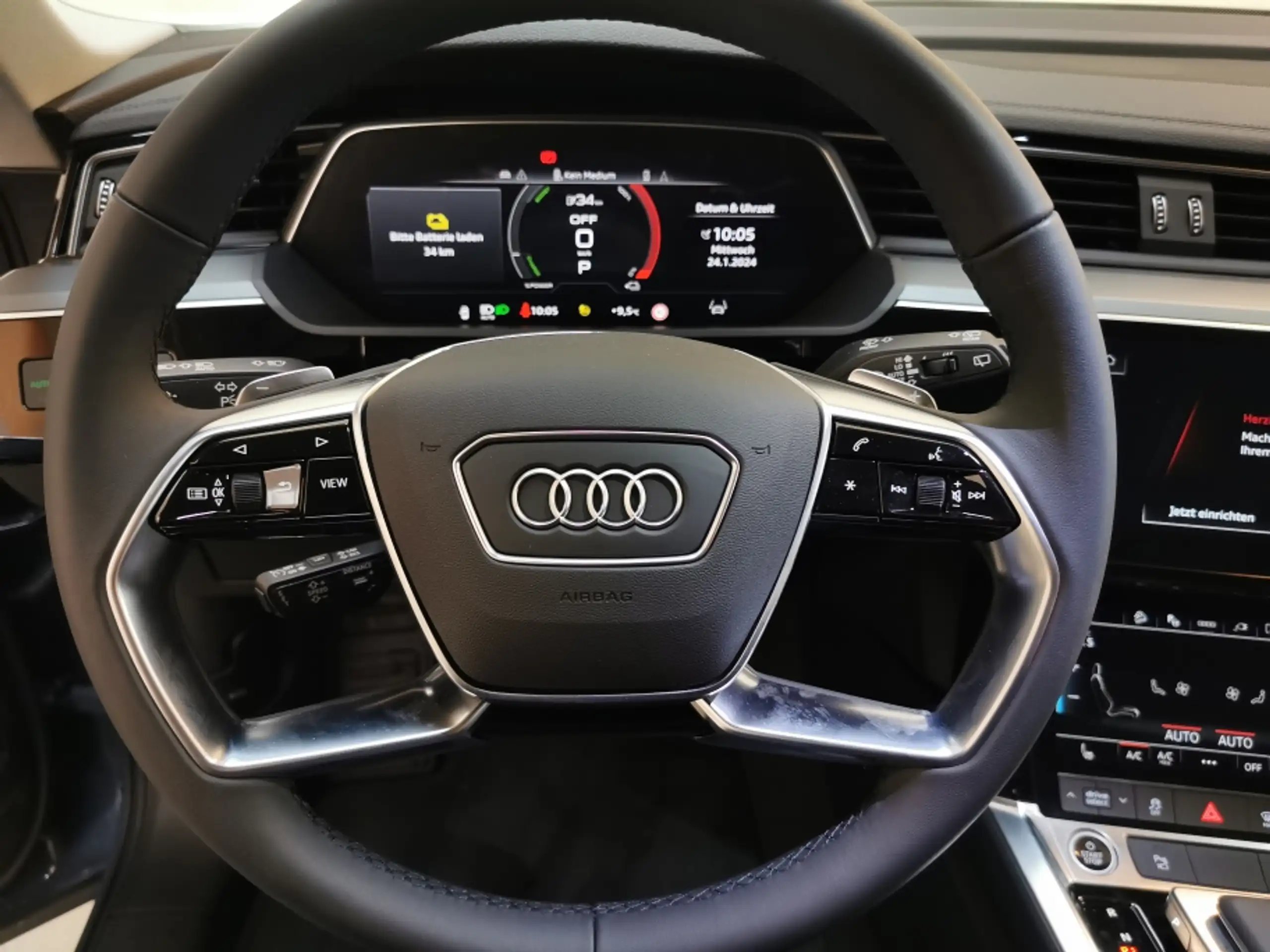 Audi - Q8