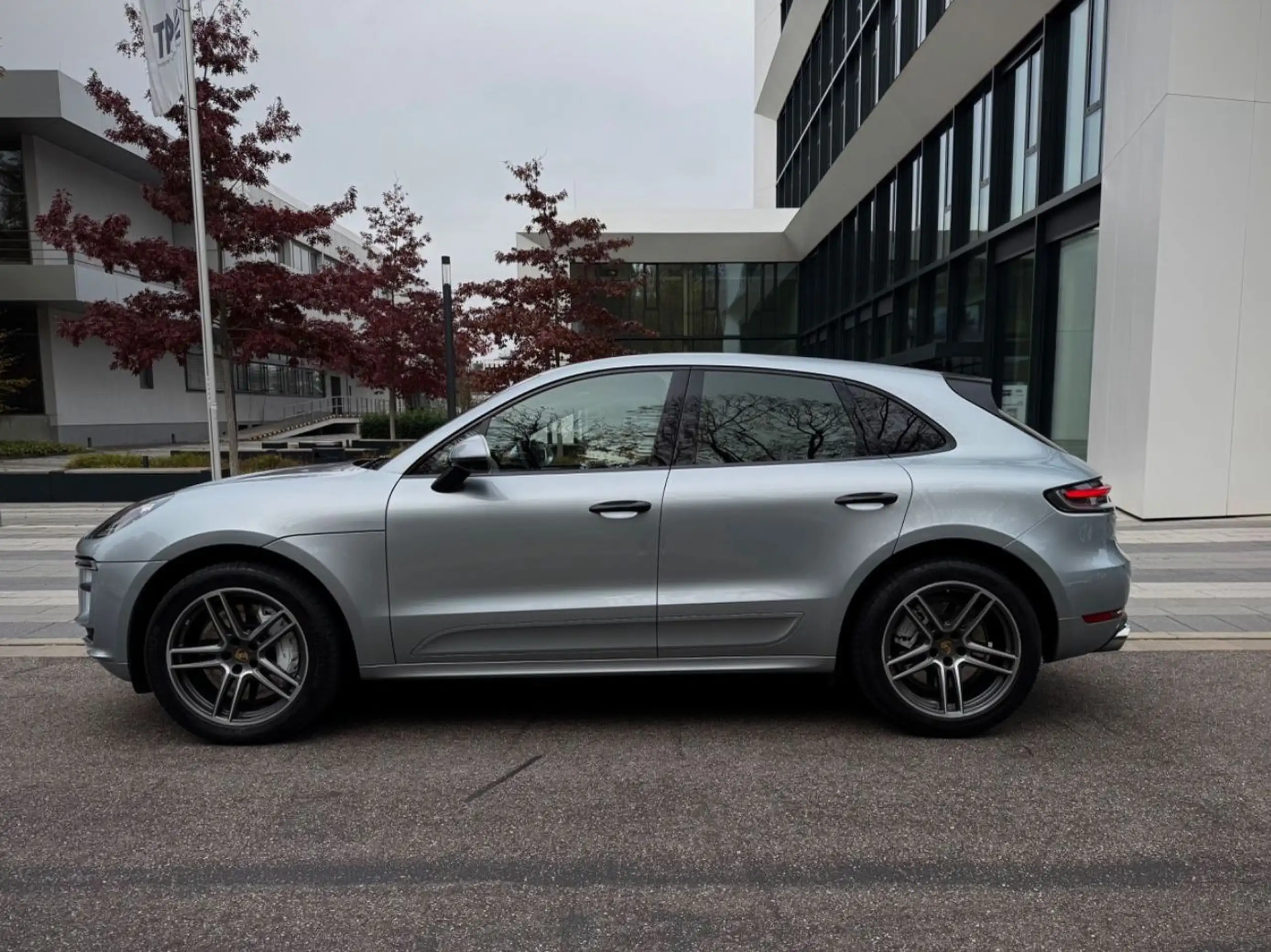 Porsche - Macan