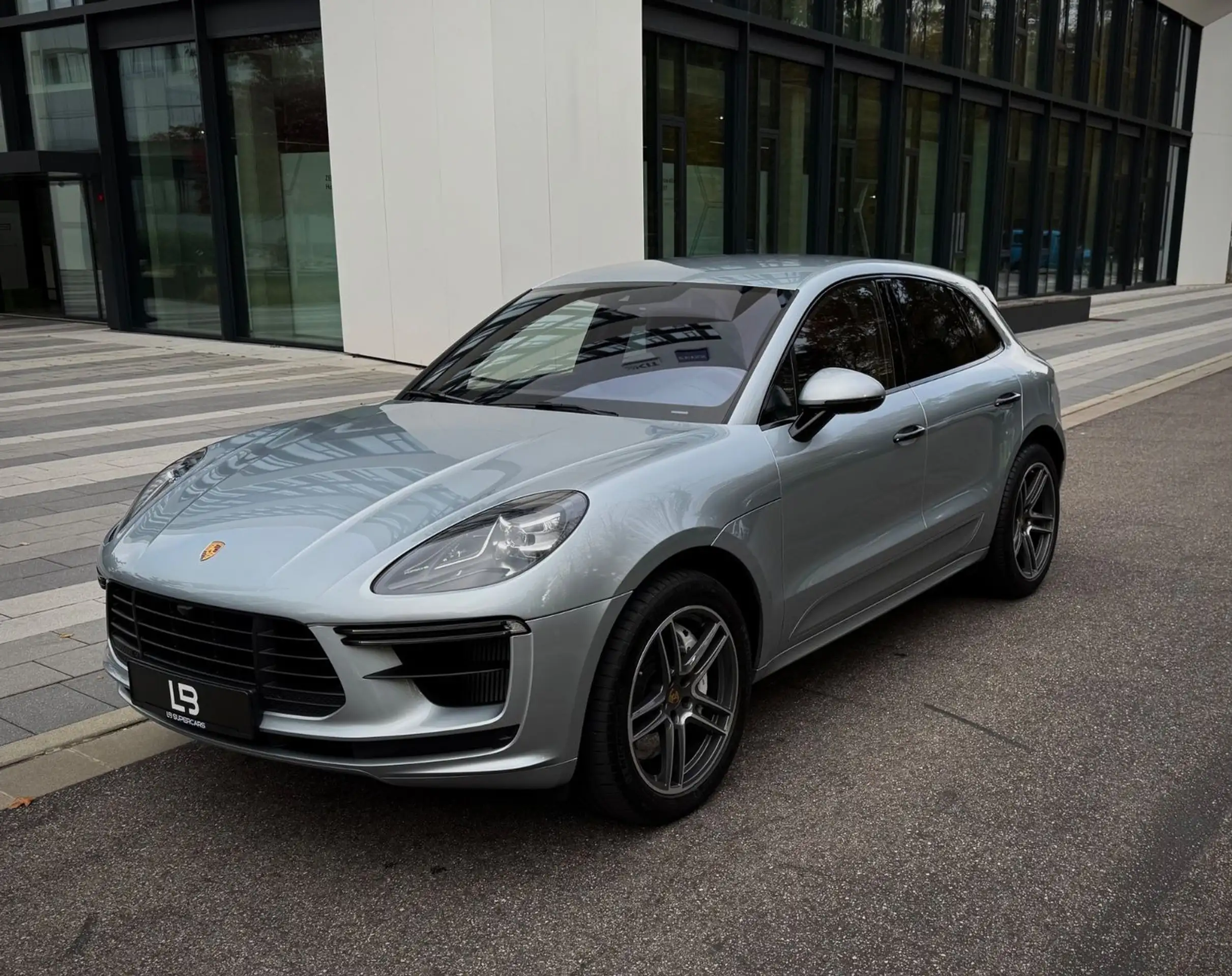 Porsche - Macan