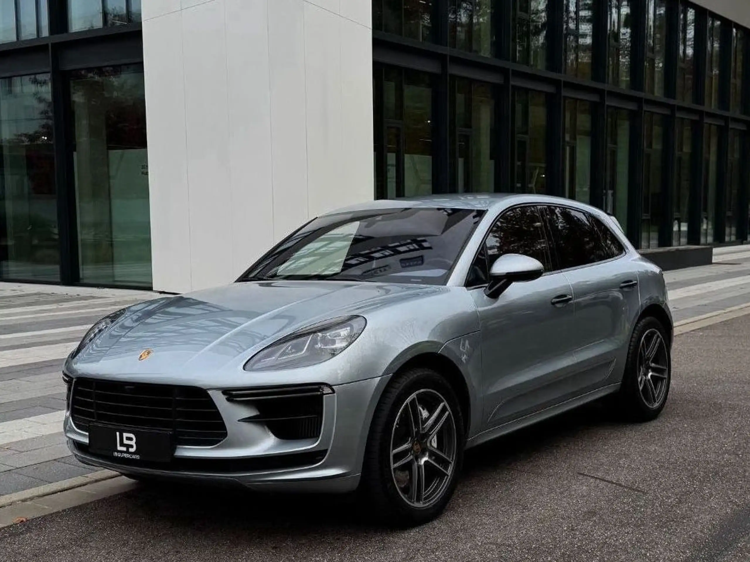 Porsche - Macan