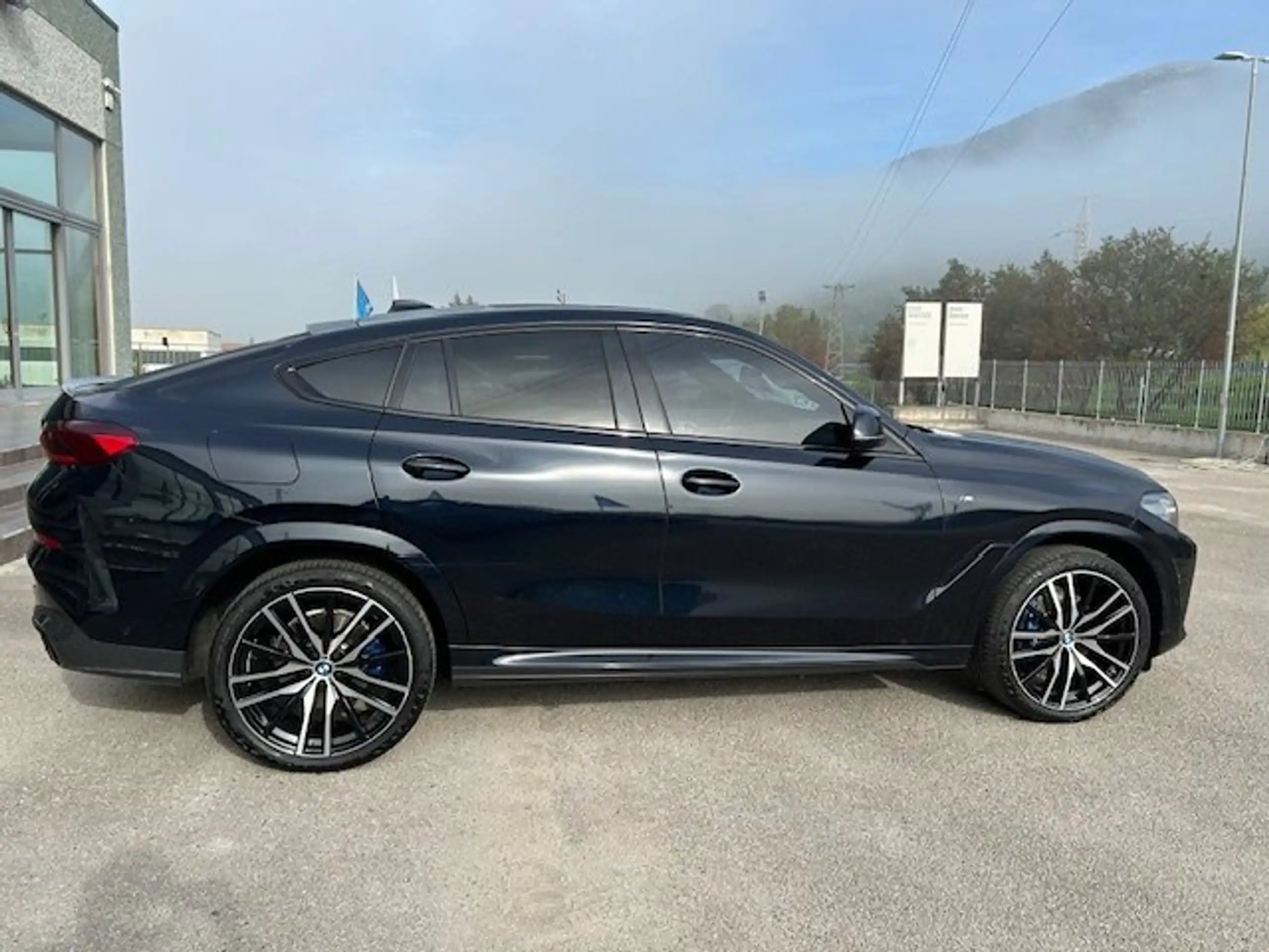 BMW - X6