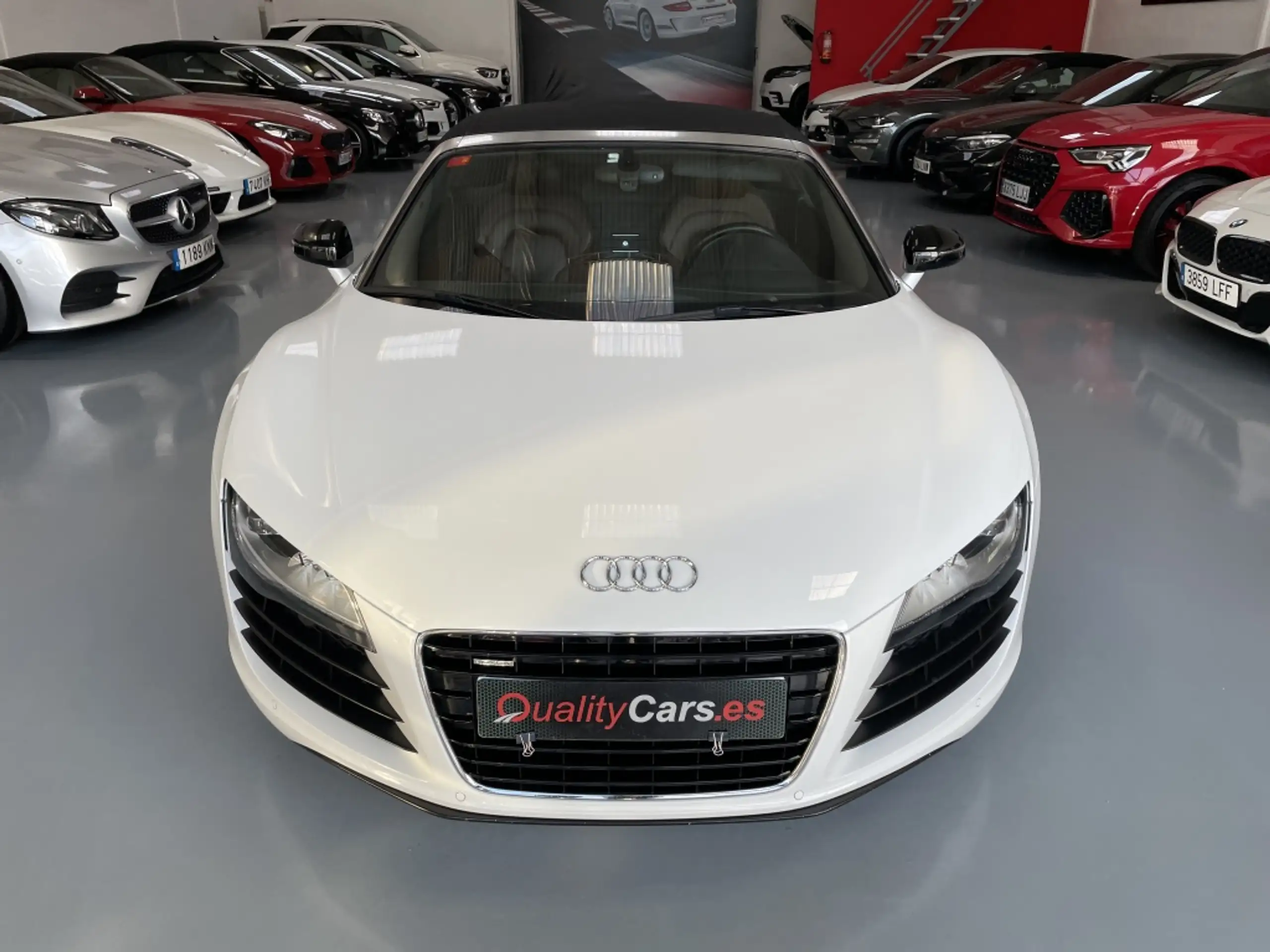 Audi - R8