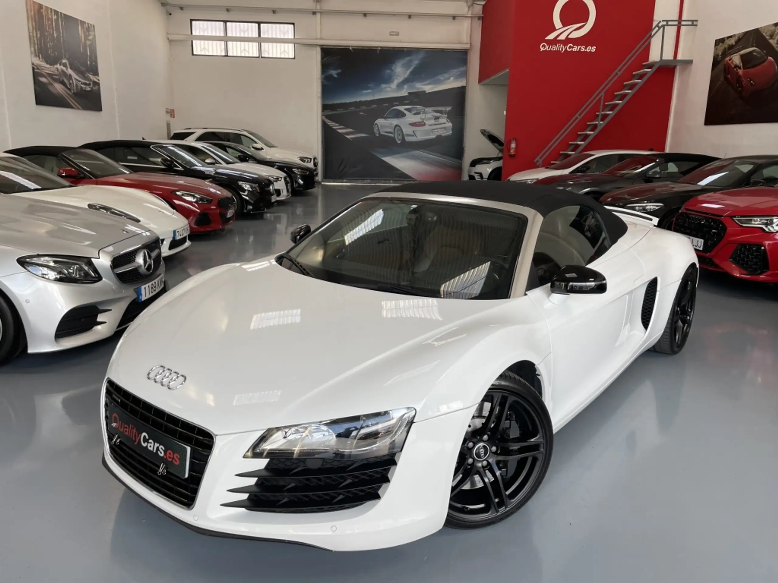 Audi - R8