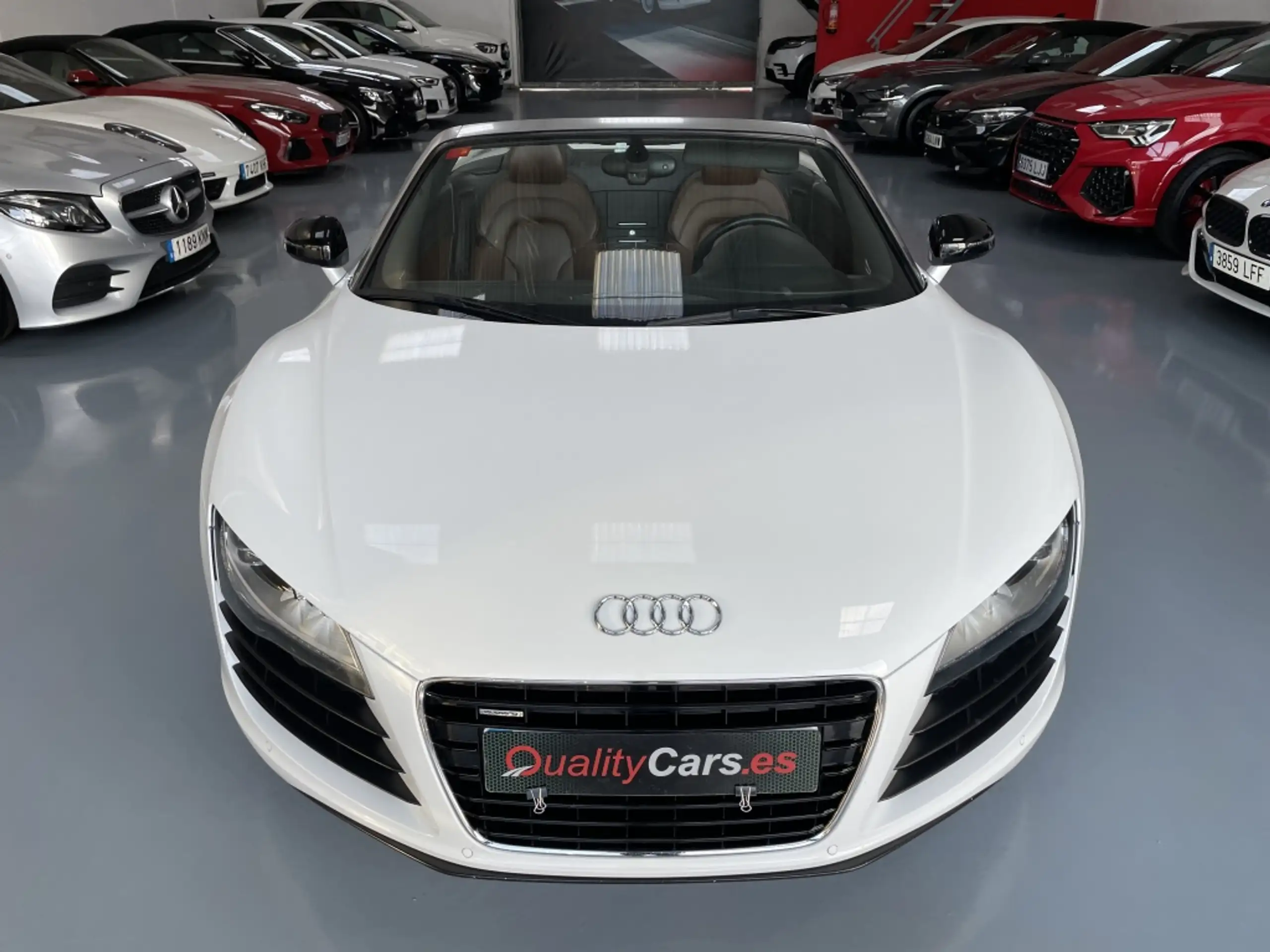 Audi - R8