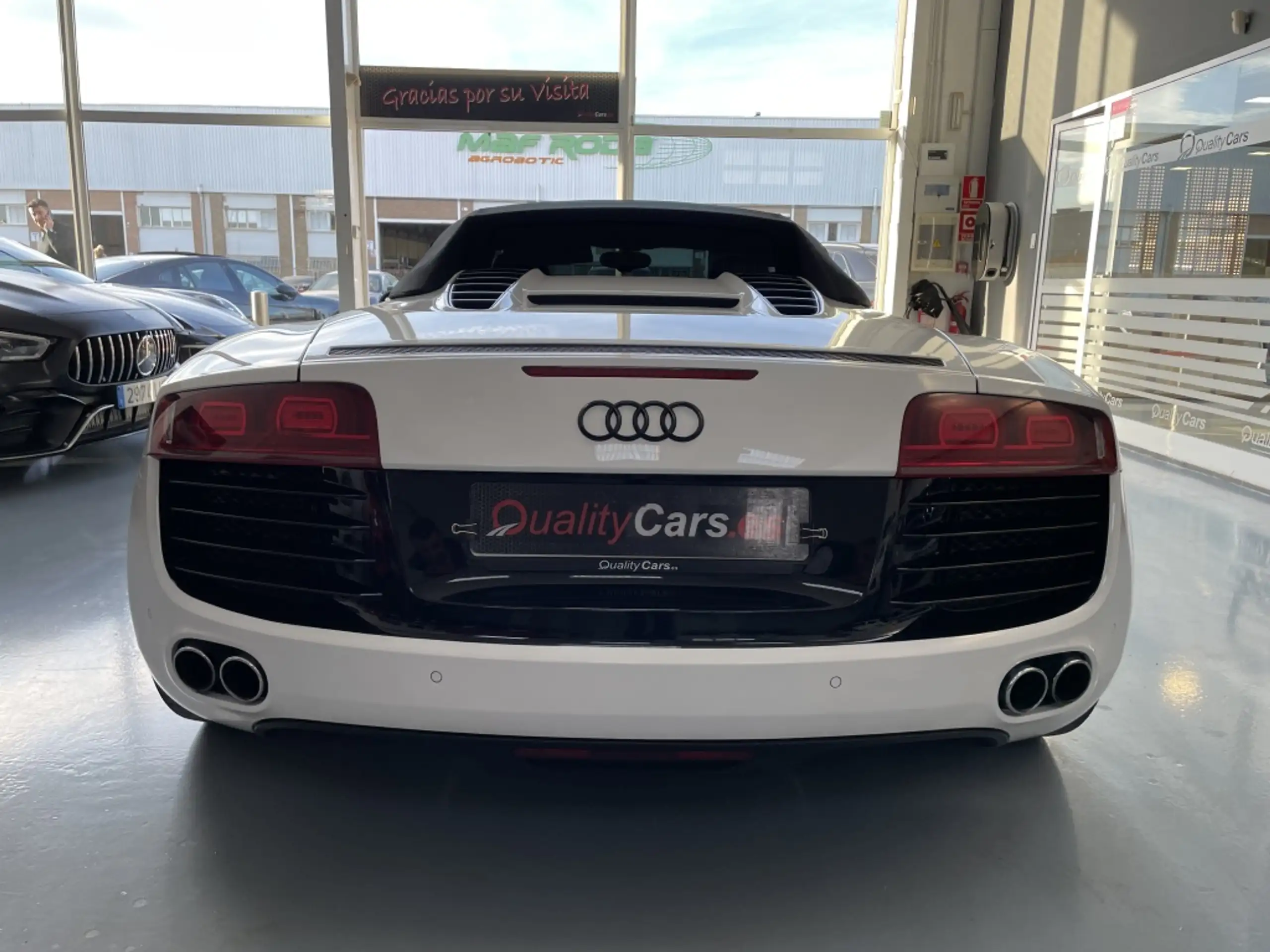 Audi - R8