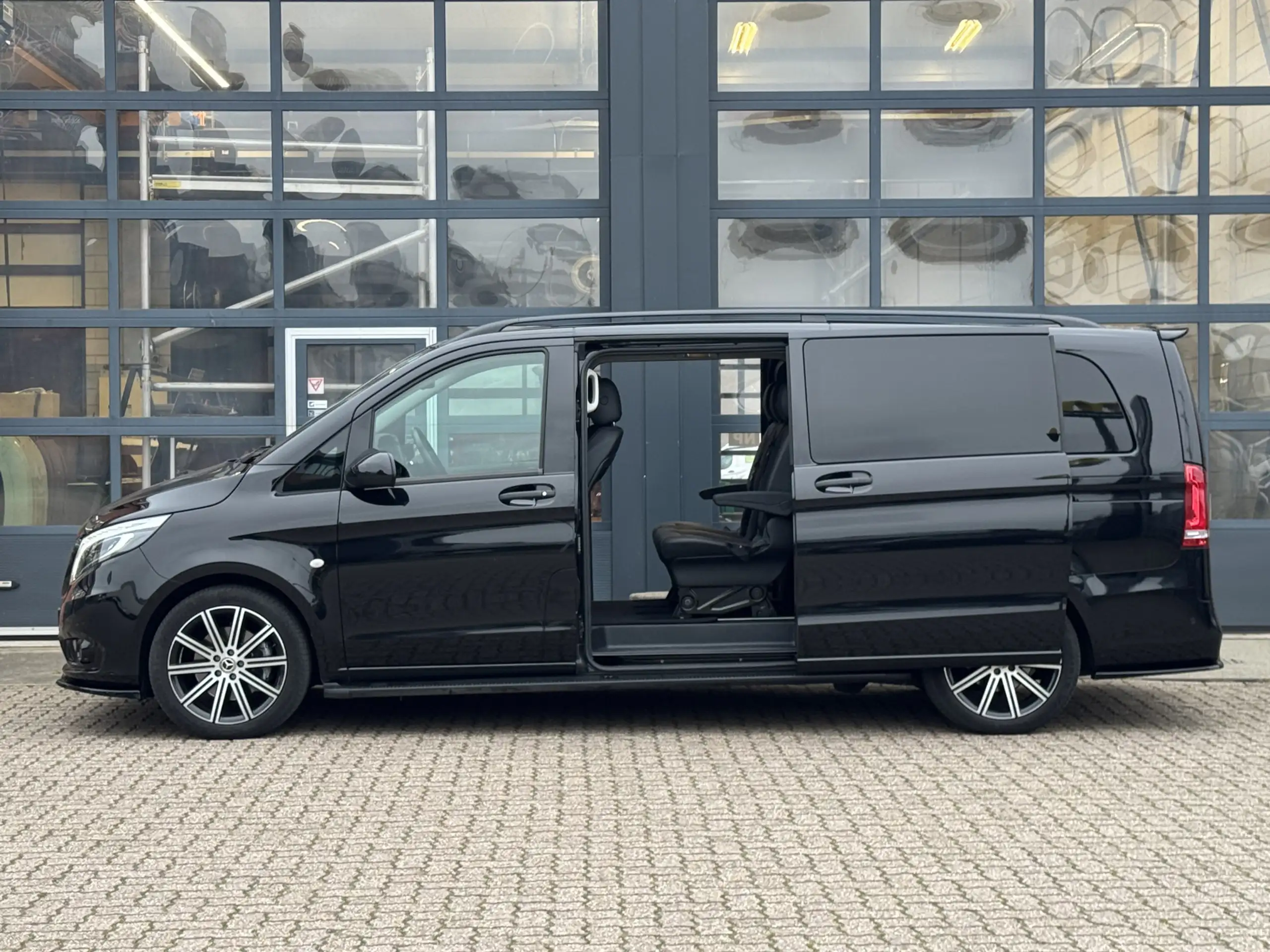 Mercedes-Benz - Vito