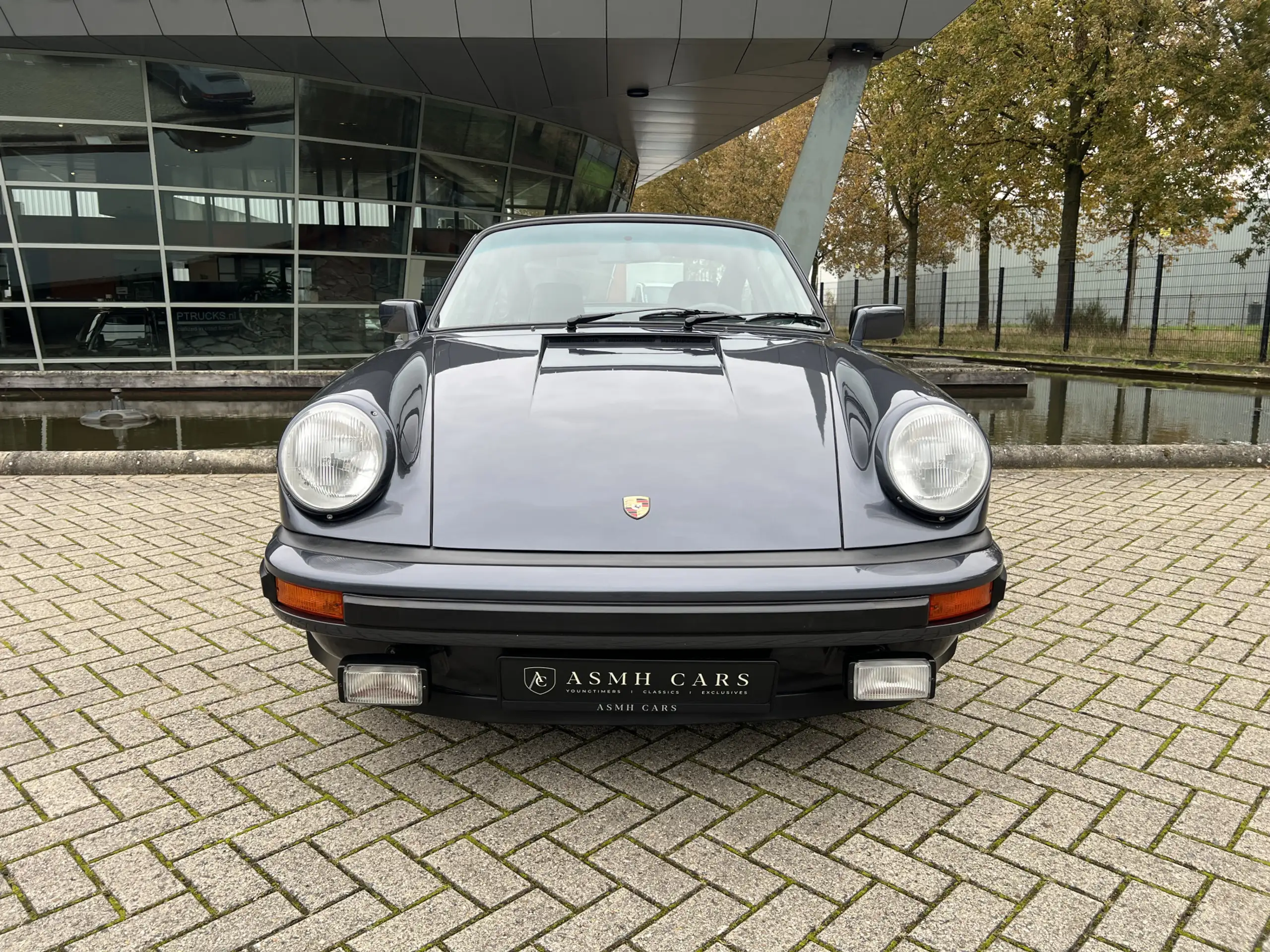 Porsche - 911