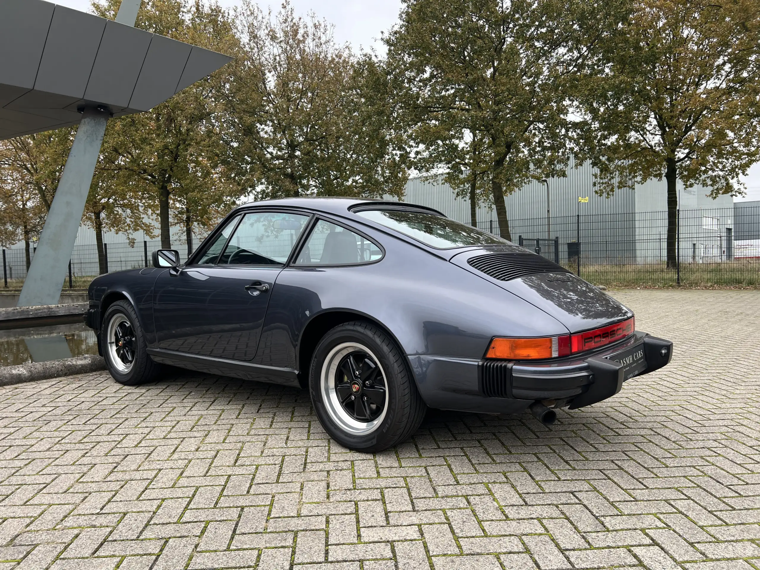 Porsche - 911