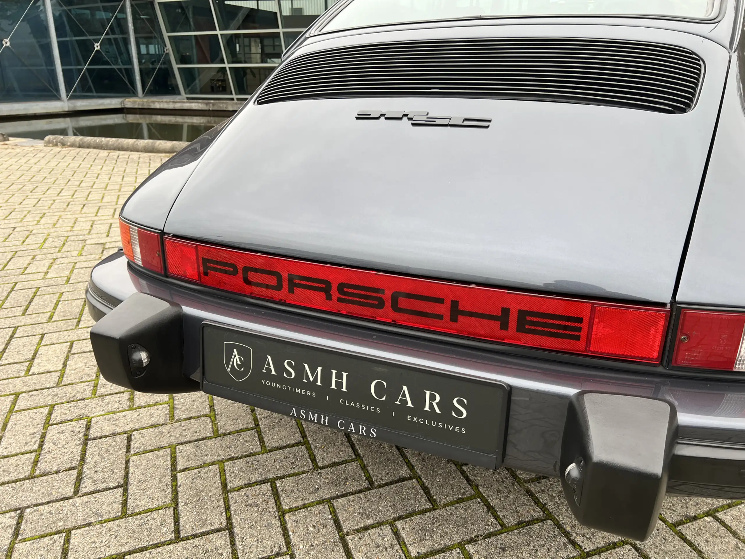 Porsche - 911