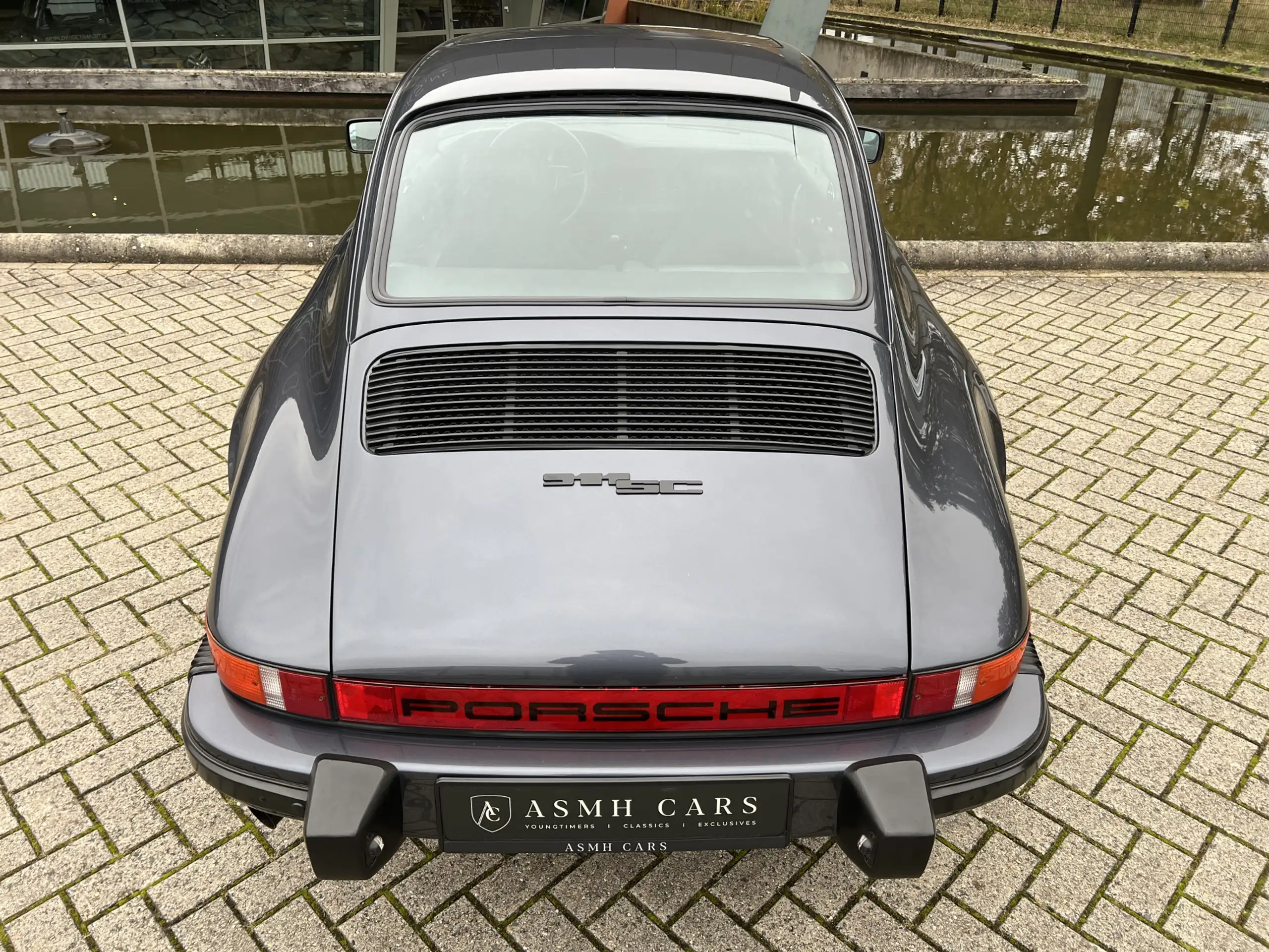 Porsche - 911