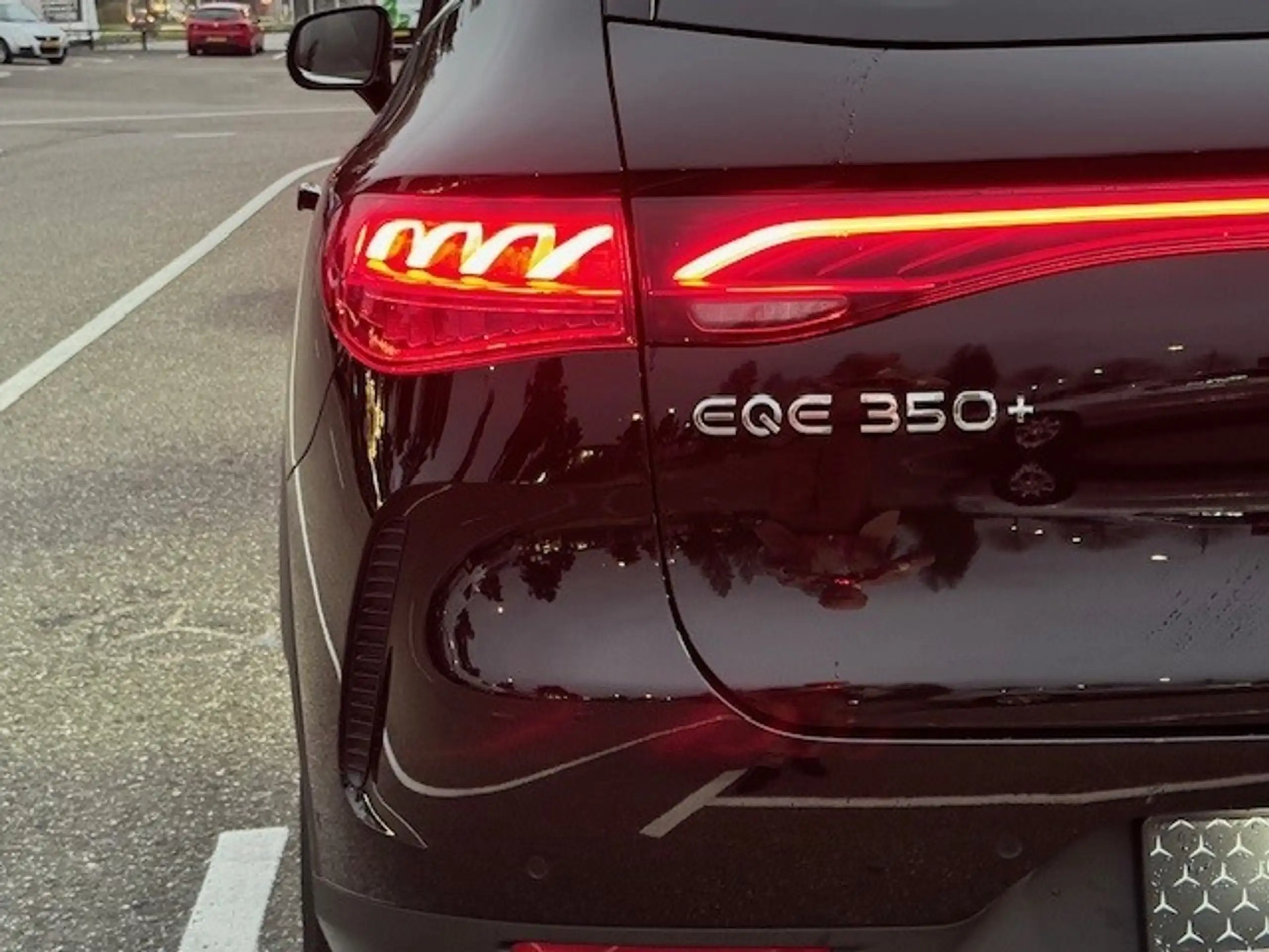 Mercedes-Benz - EQE SUV