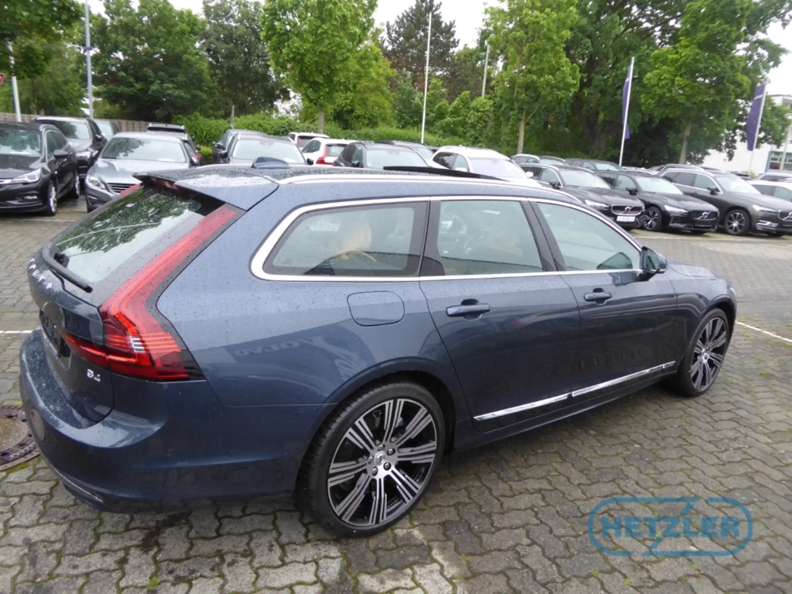 Volvo - V90