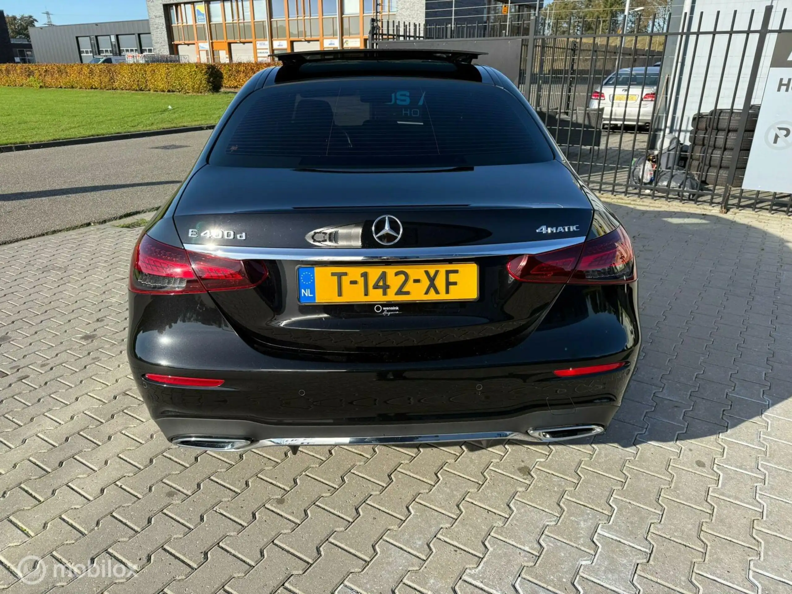 Mercedes-Benz - E 400