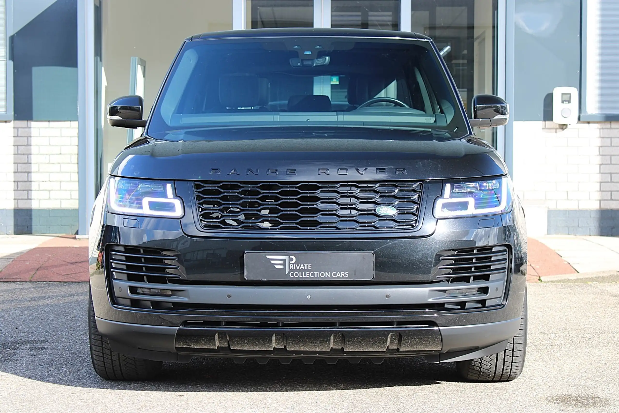 Land Rover - Range Rover