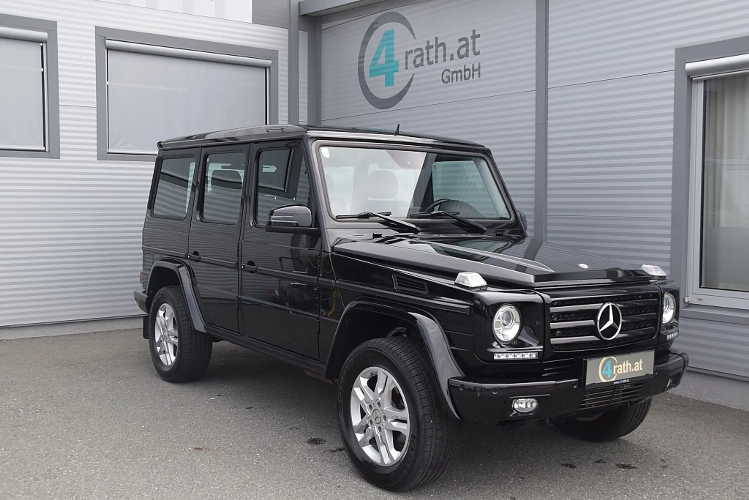 Mercedes-Benz - G 350