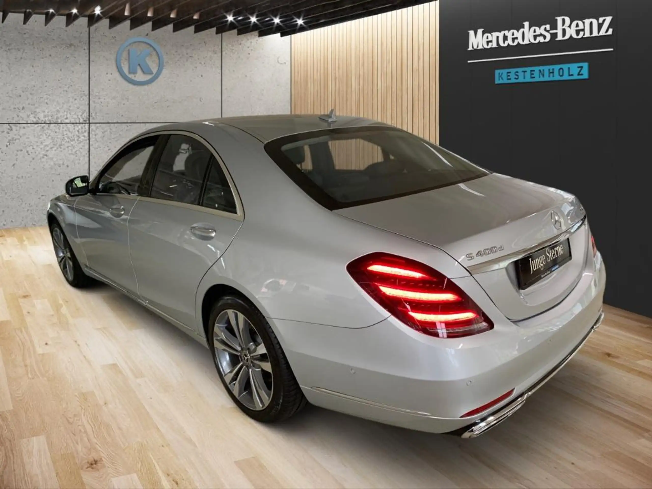 Mercedes-Benz - S 400