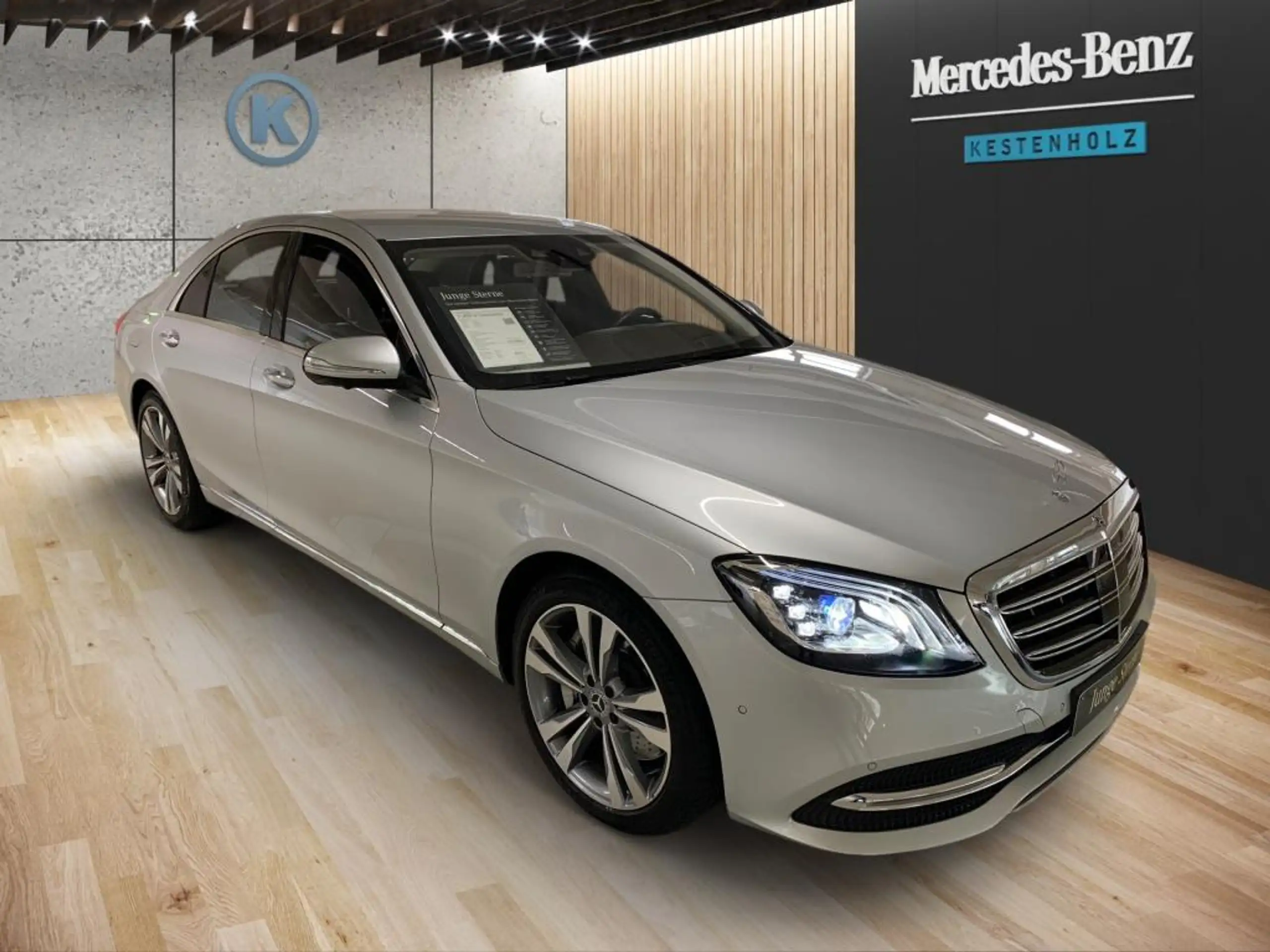 Mercedes-Benz - S 400