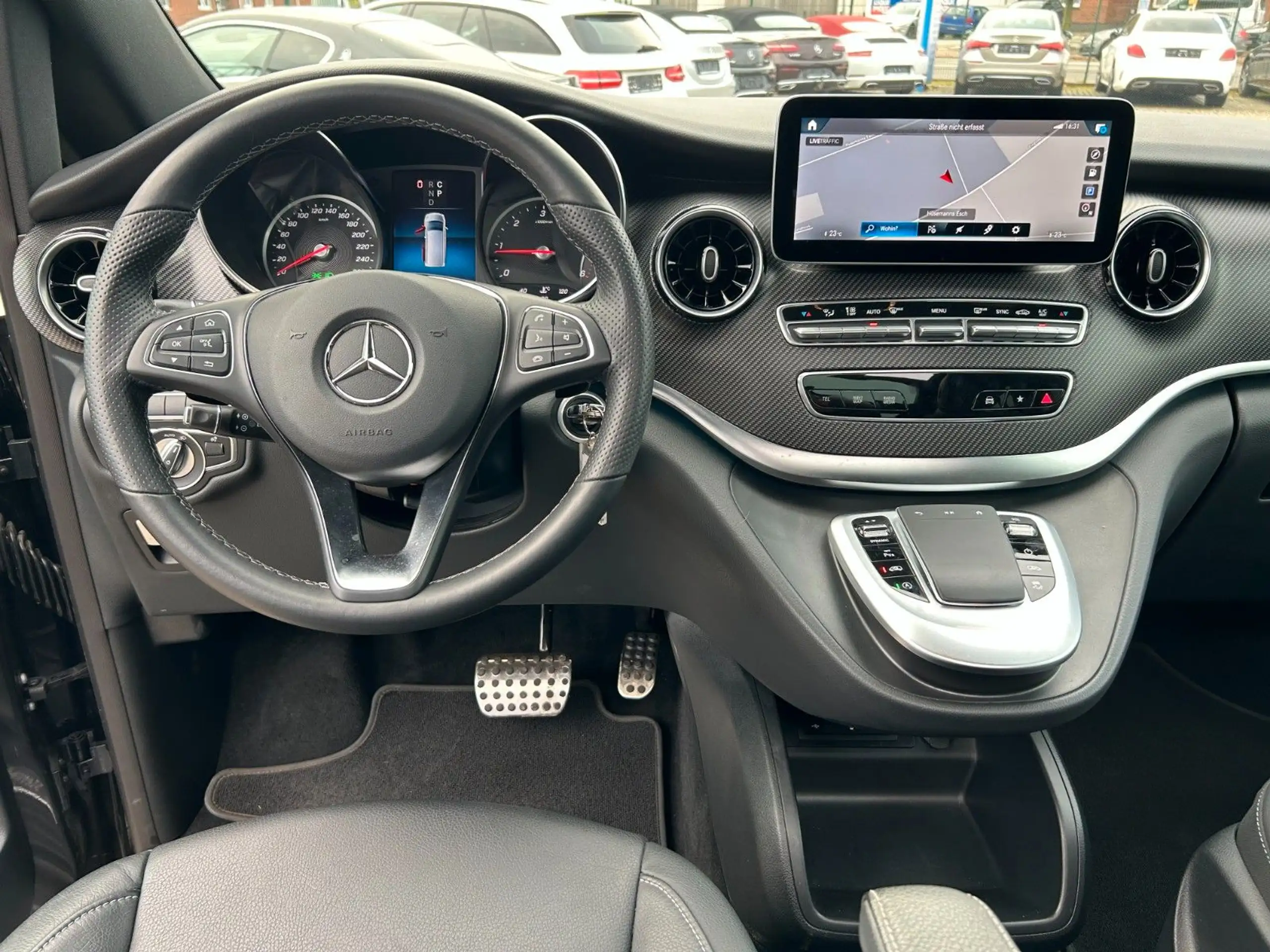 Mercedes-Benz - V 300