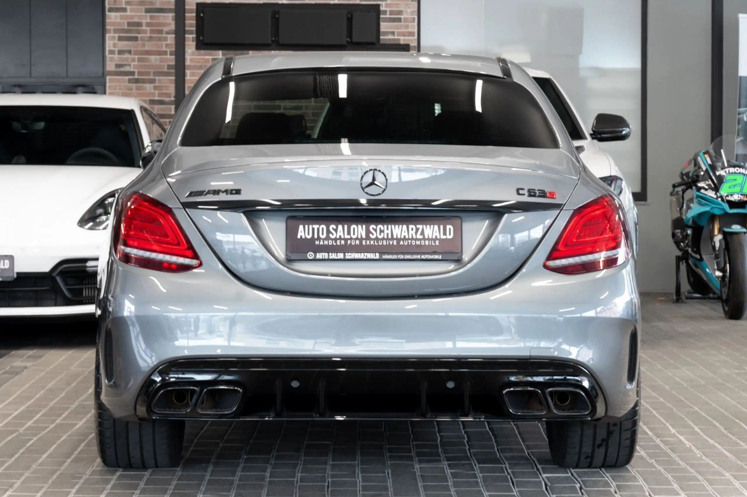 Mercedes-Benz - C 63 AMG