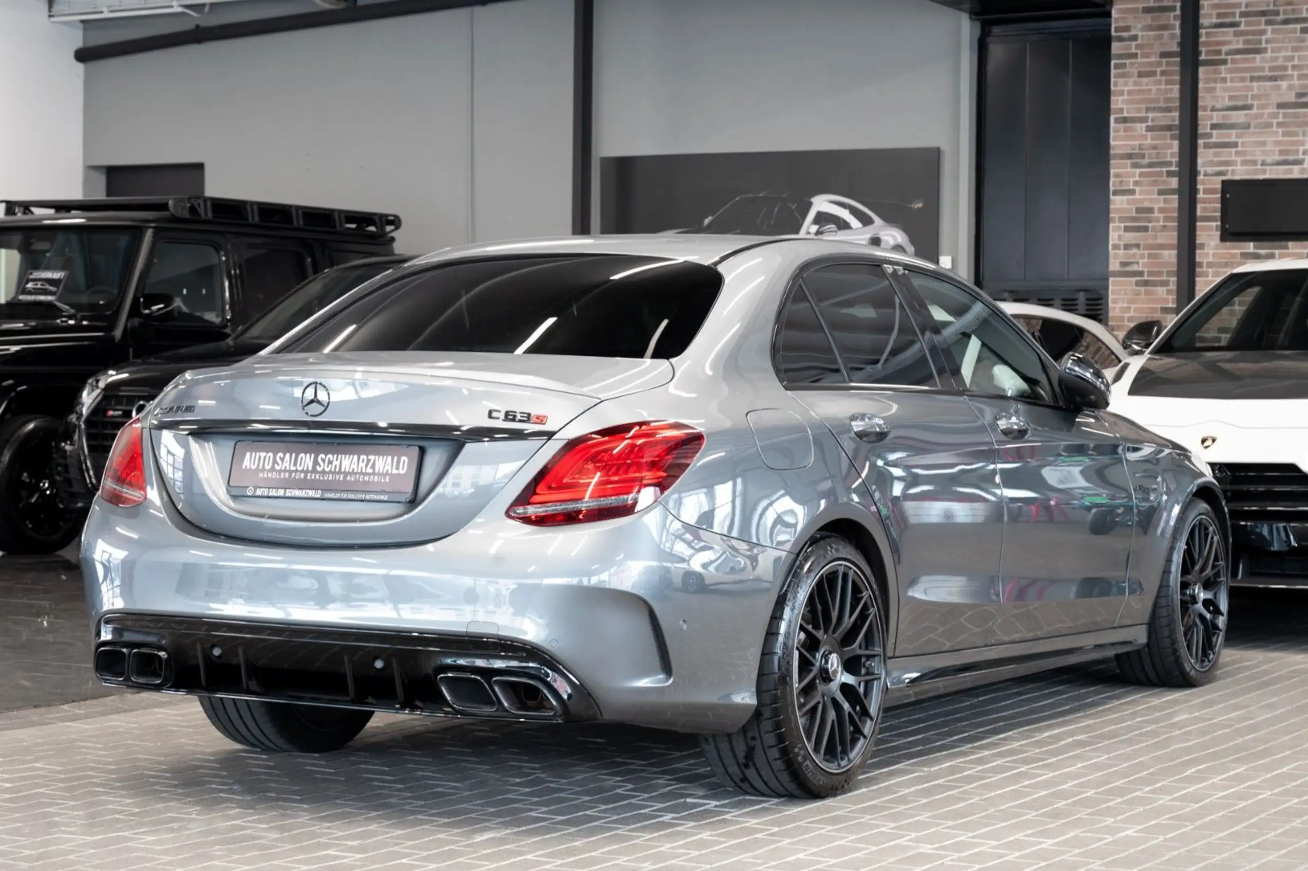 Mercedes-Benz - C 63 AMG