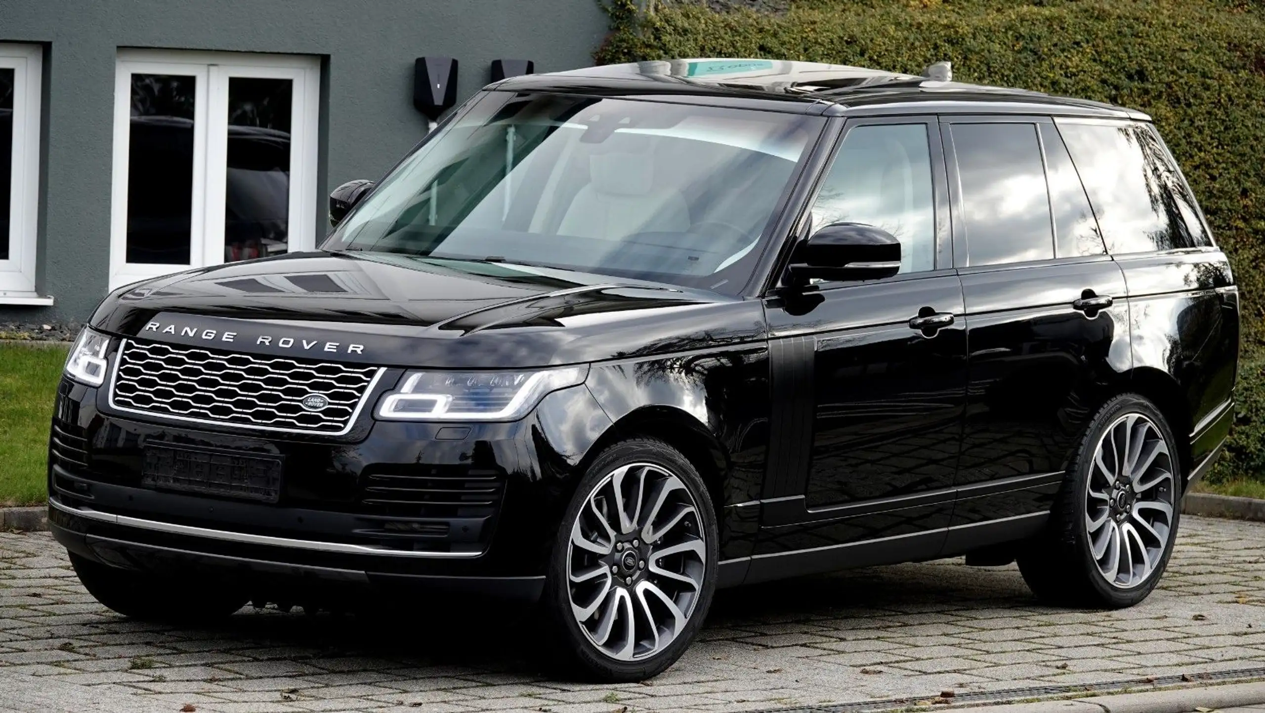 Land Rover - Range Rover