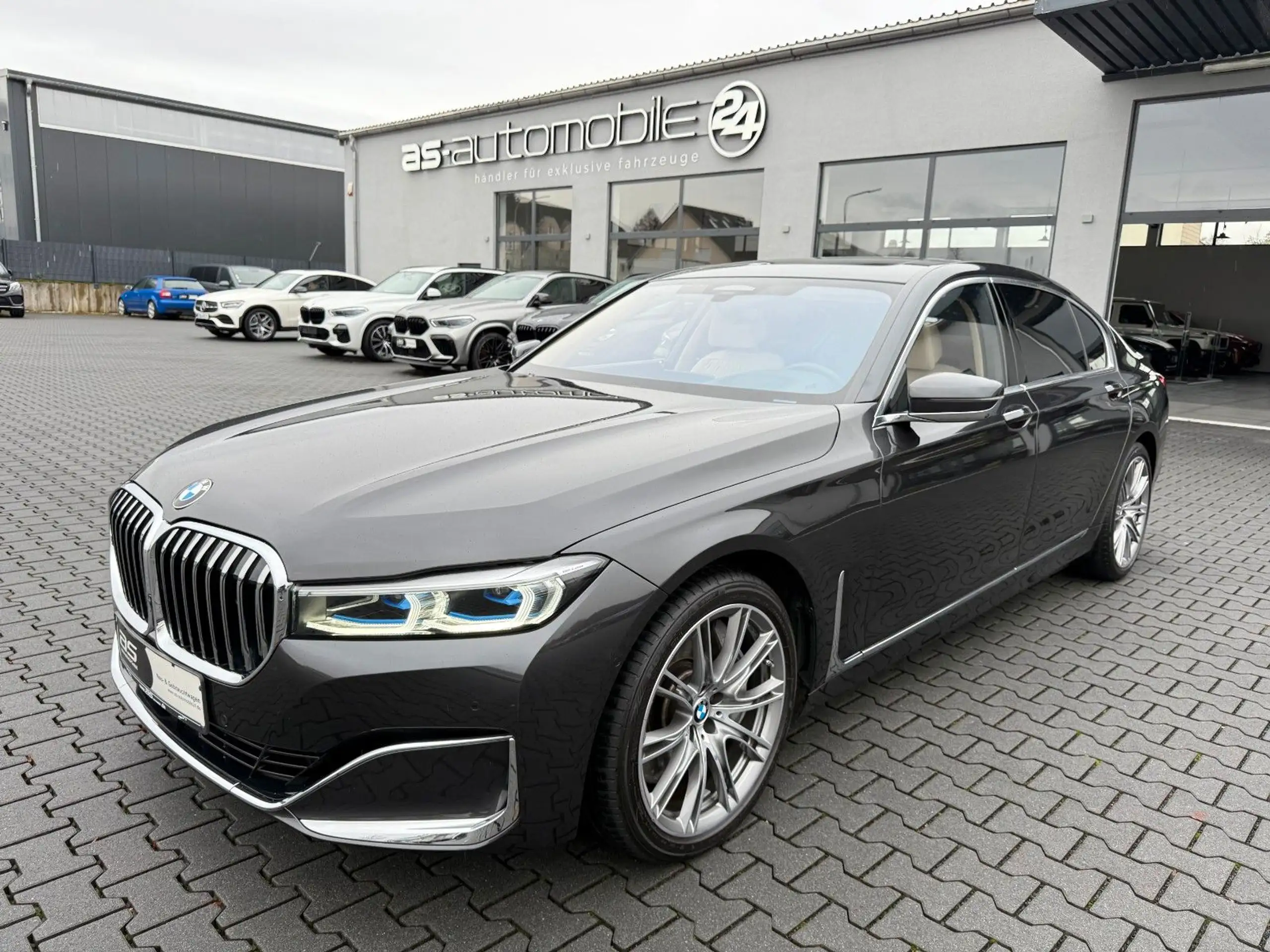 BMW - 750