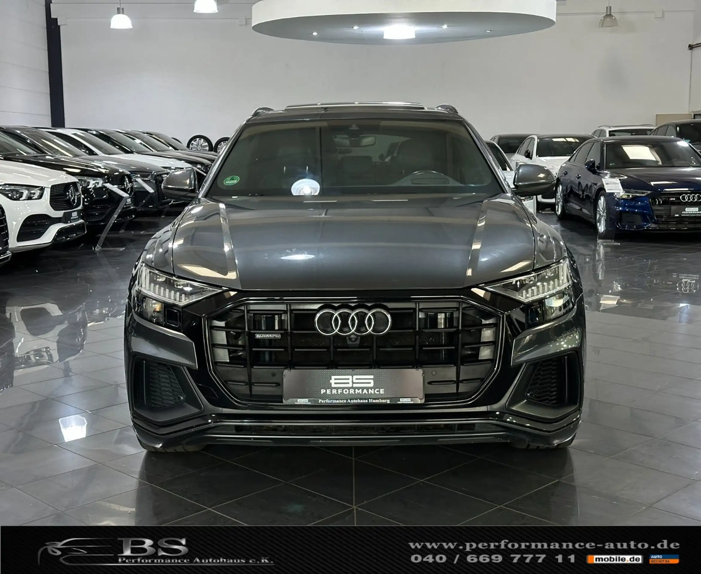 Audi - Q8