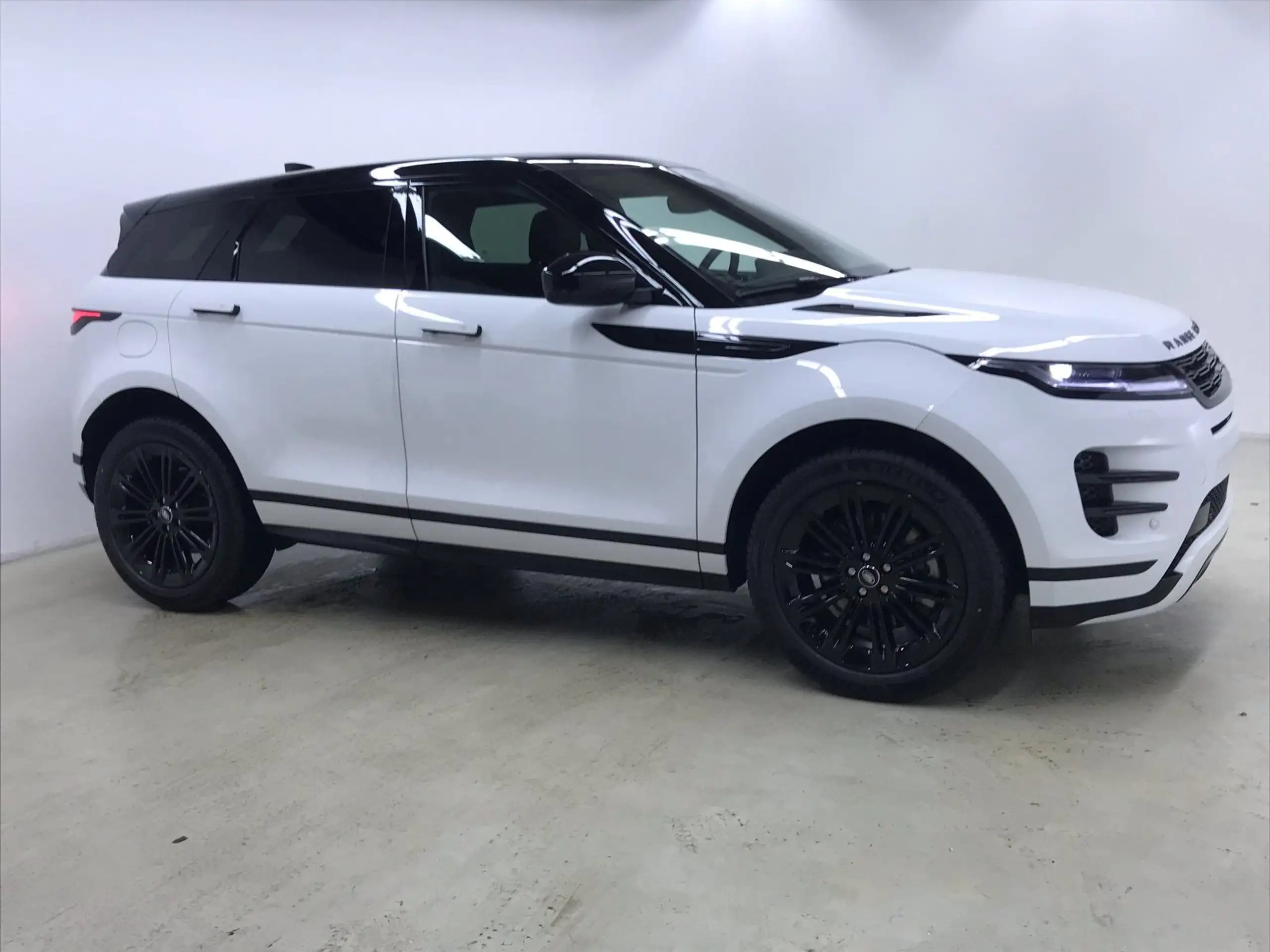 Land Rover - Range Rover Evoque