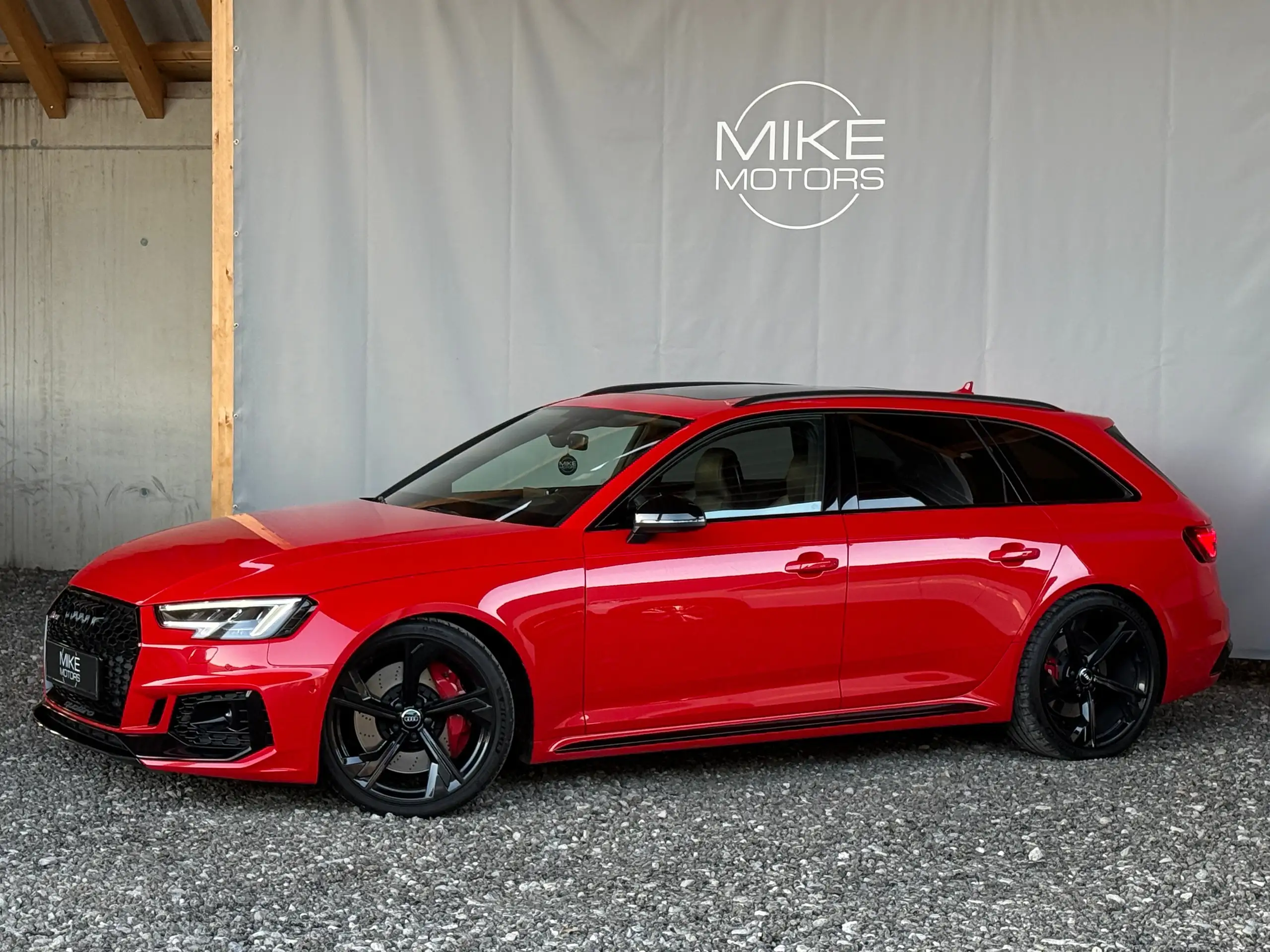 Audi - RS4