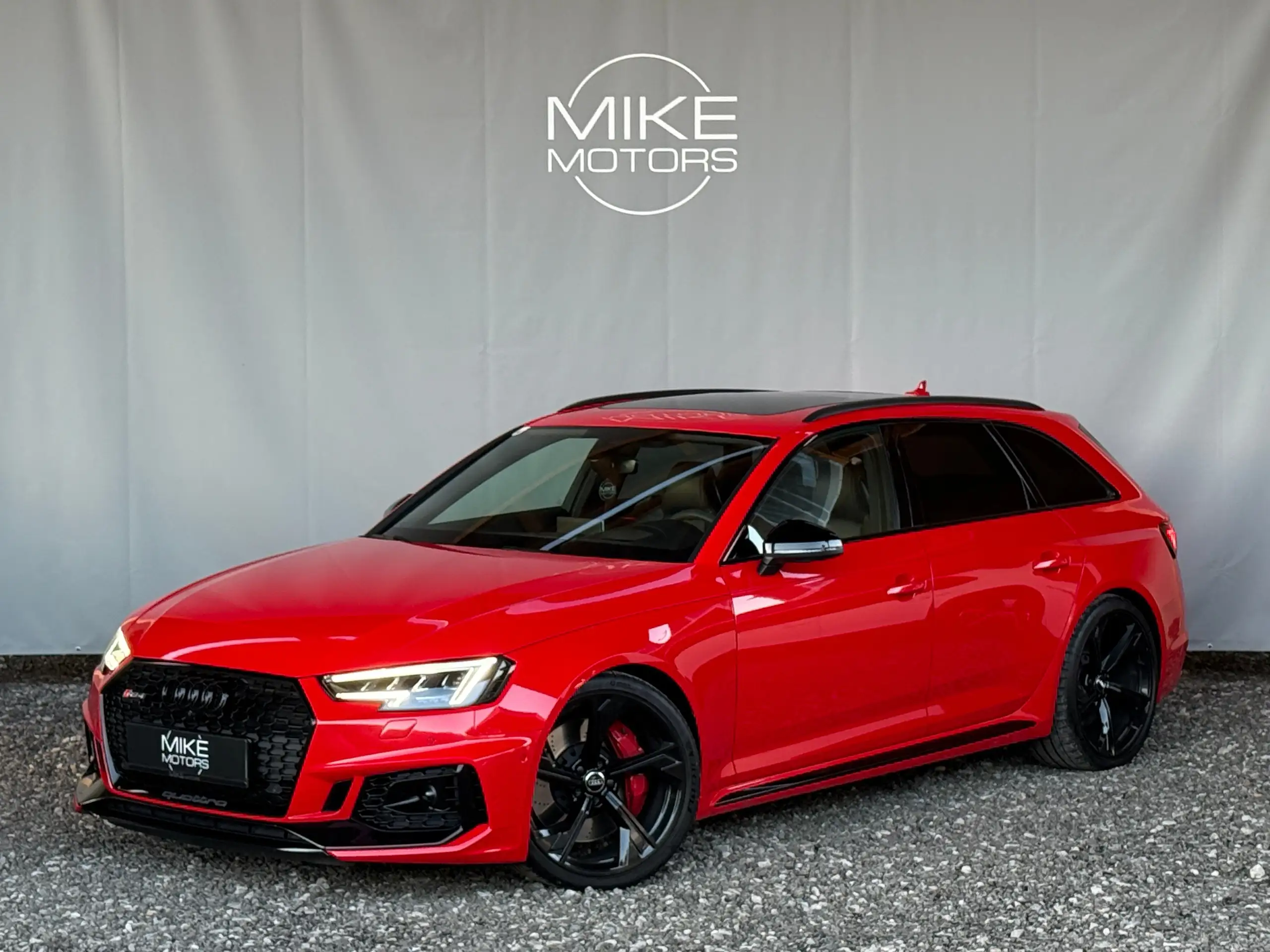 Audi - RS4