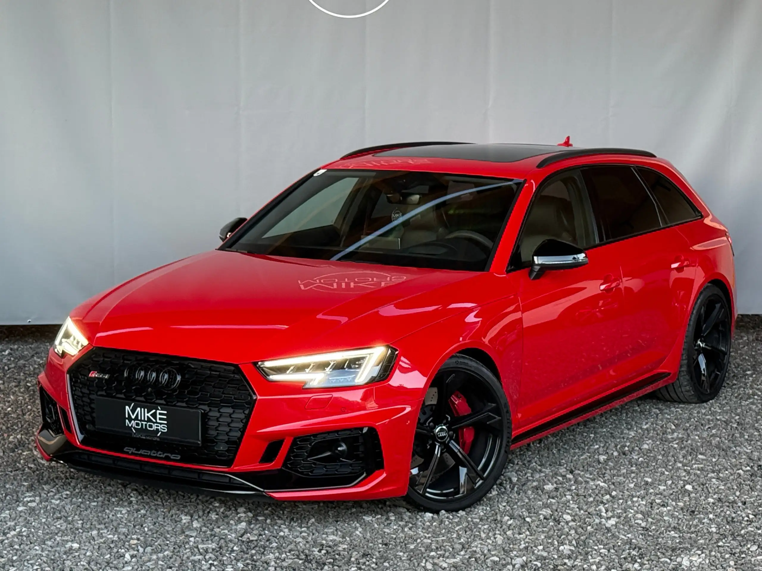 Audi - RS4